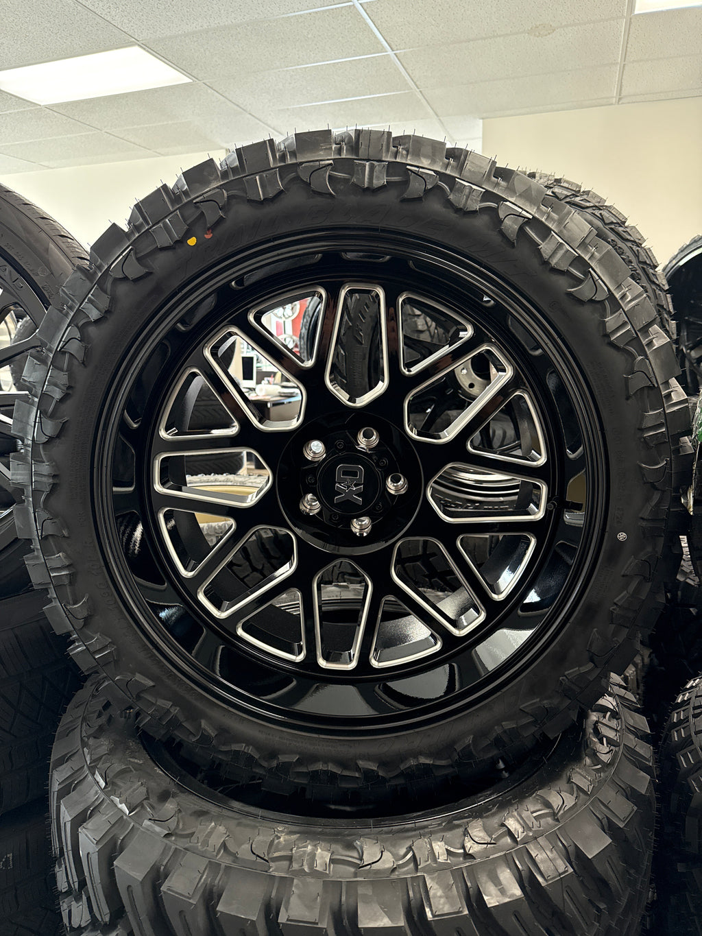 22x10 XD Grenade 5x5 & 33x12.50R22 Atturo MT