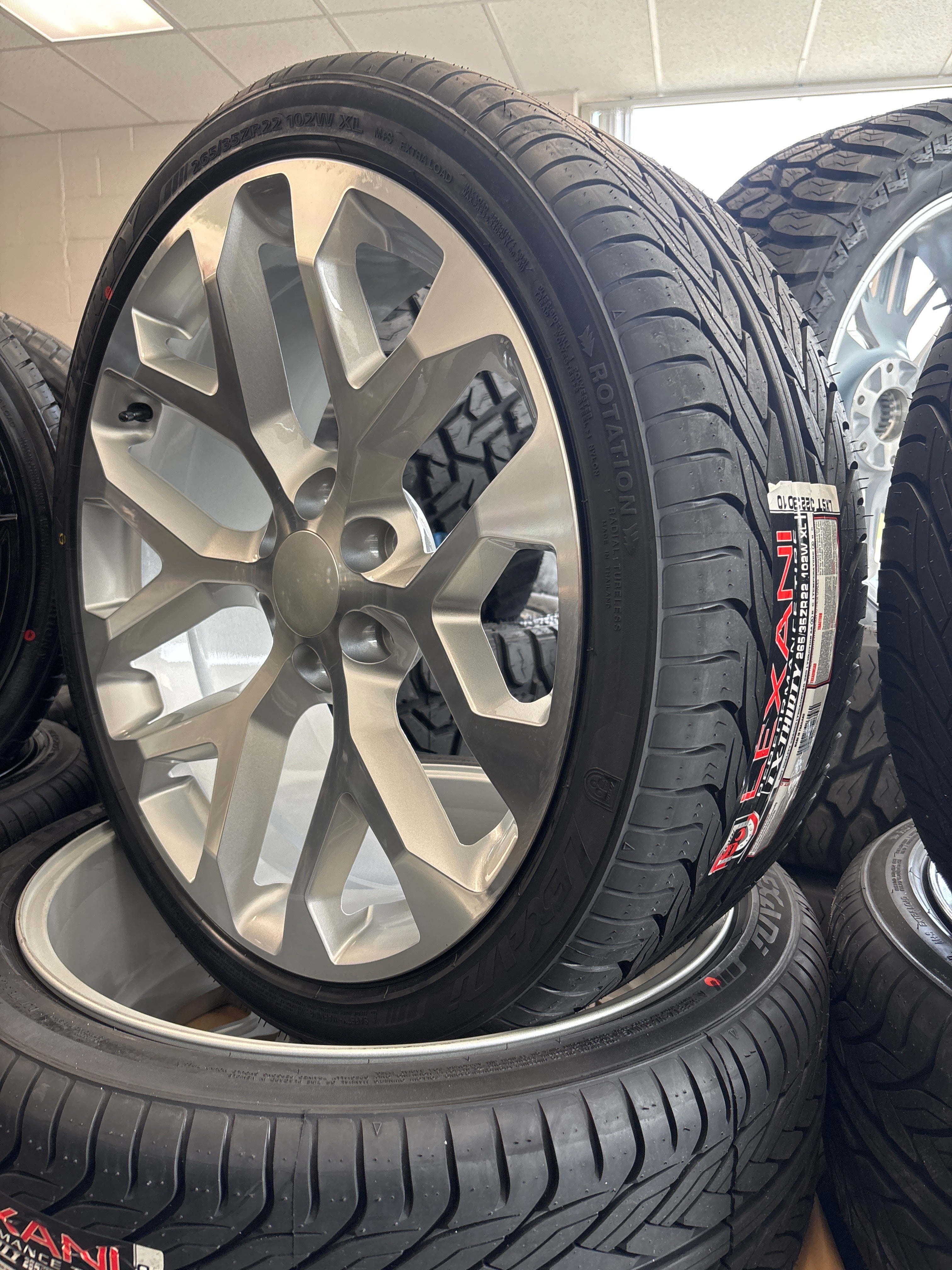 22” GM Snowflake Replica Silver 6x5.5, 265/35R22 Lexani LX-Thirty