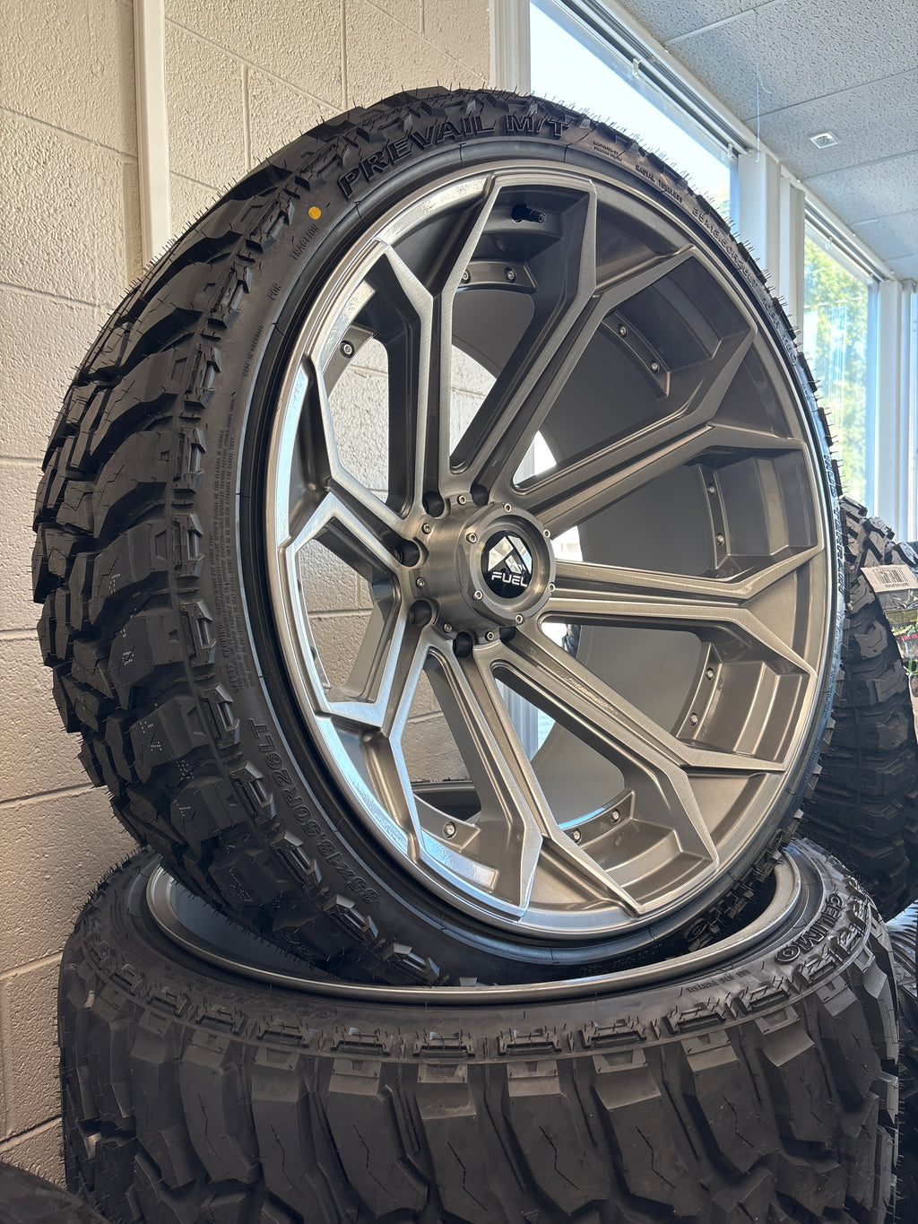 26x14 Fuel Siege Silver 8x170 & 35x13.50R26 Celimo M/T