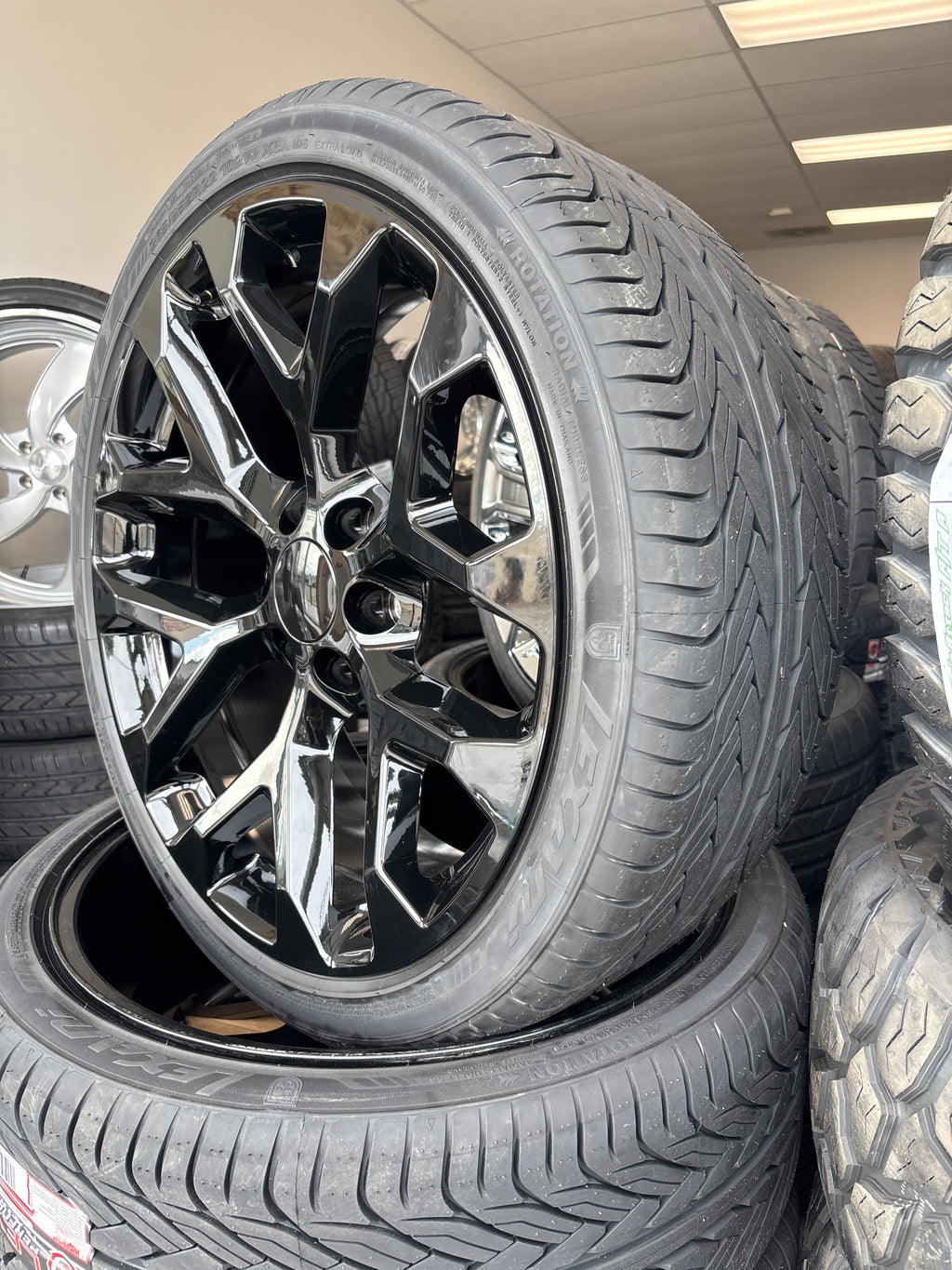 22” GM Snowflake Replica GB 6x5.5 & 265/35R22 Lexani LX-Thirty