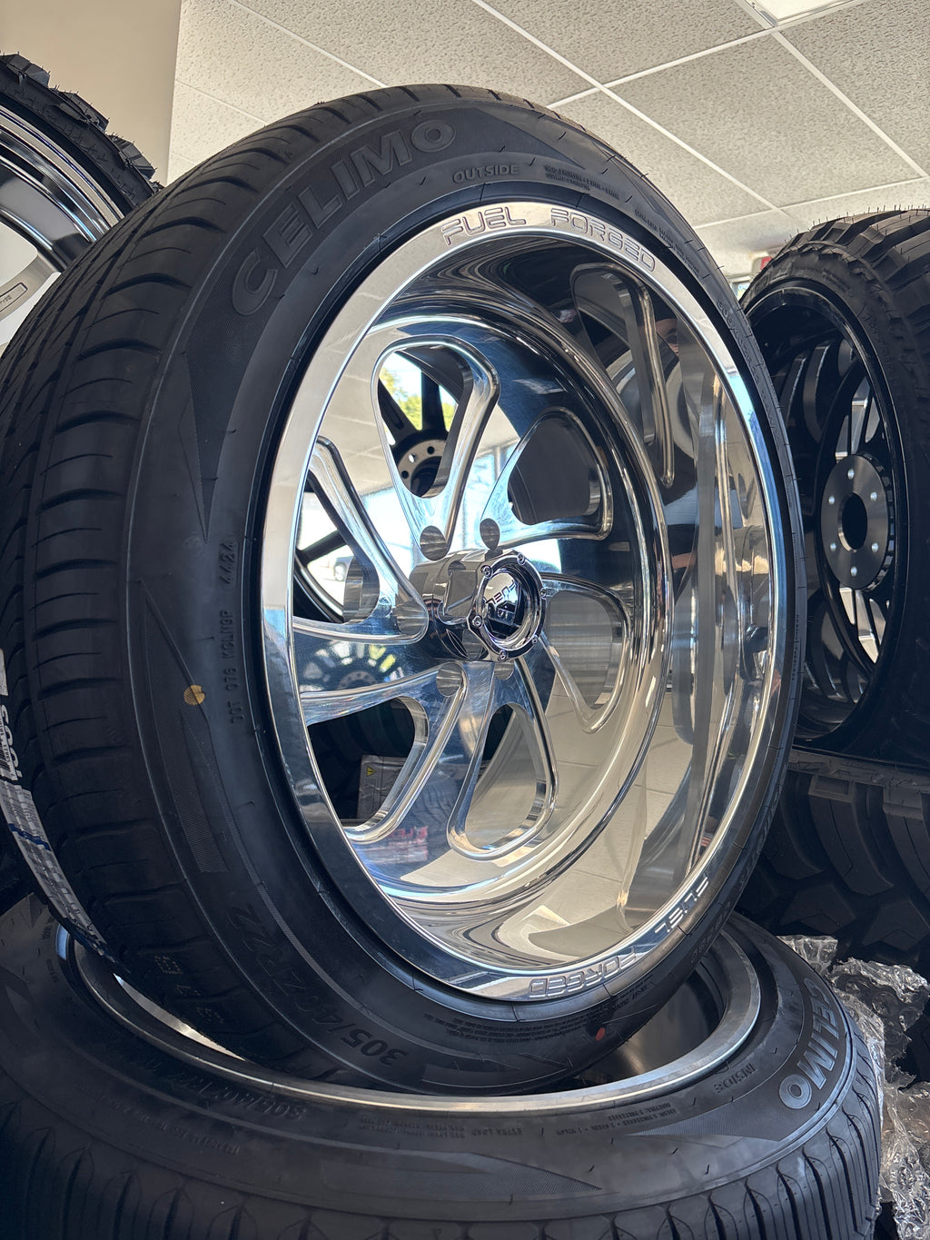 22x12 Fuel Forged Polished 6x5.5 & 305/40R22 Celimo