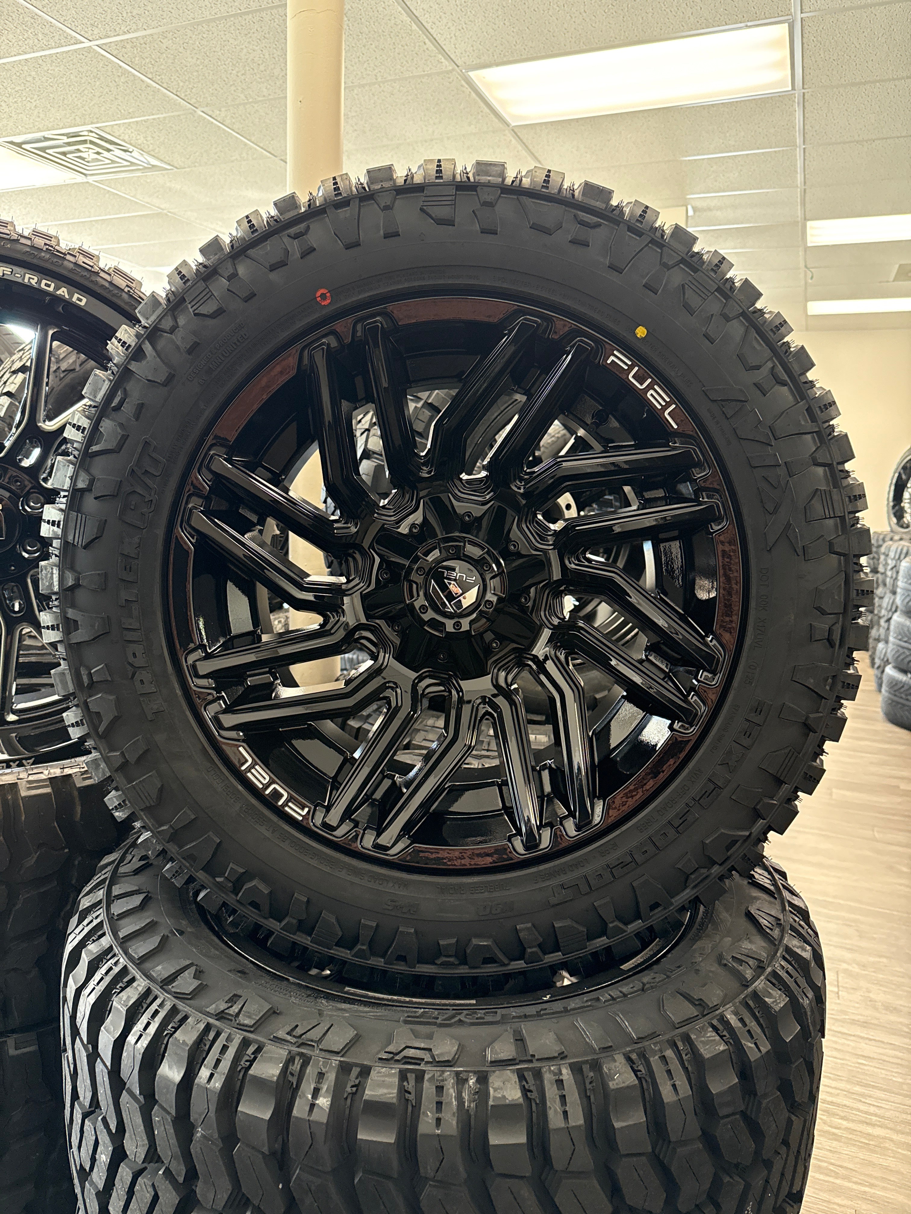 20x10 Fuel Typhoon 6x5.5/ 6x135 & 33x12.50R20 Avix R/T