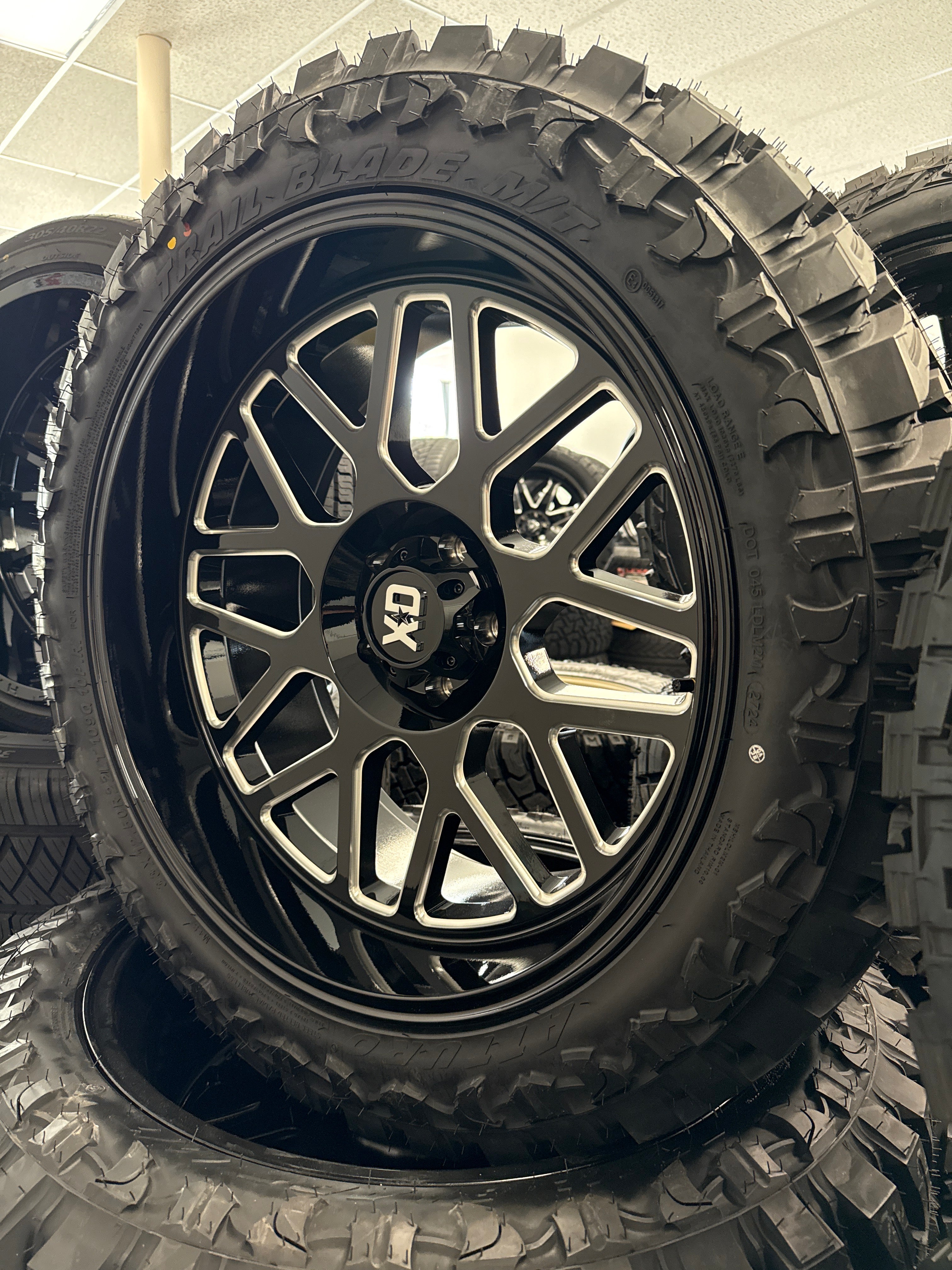 22x10 XD Grenade 5x5 & 33x12.50R22 Atturo MT