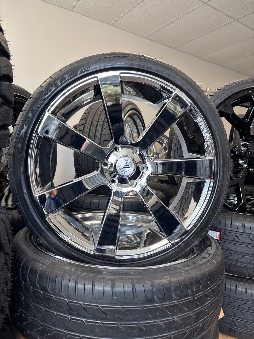 24” Asanti Apollo 6x5.5 Chrome & 275/35R24 Lexani LX-Twenty