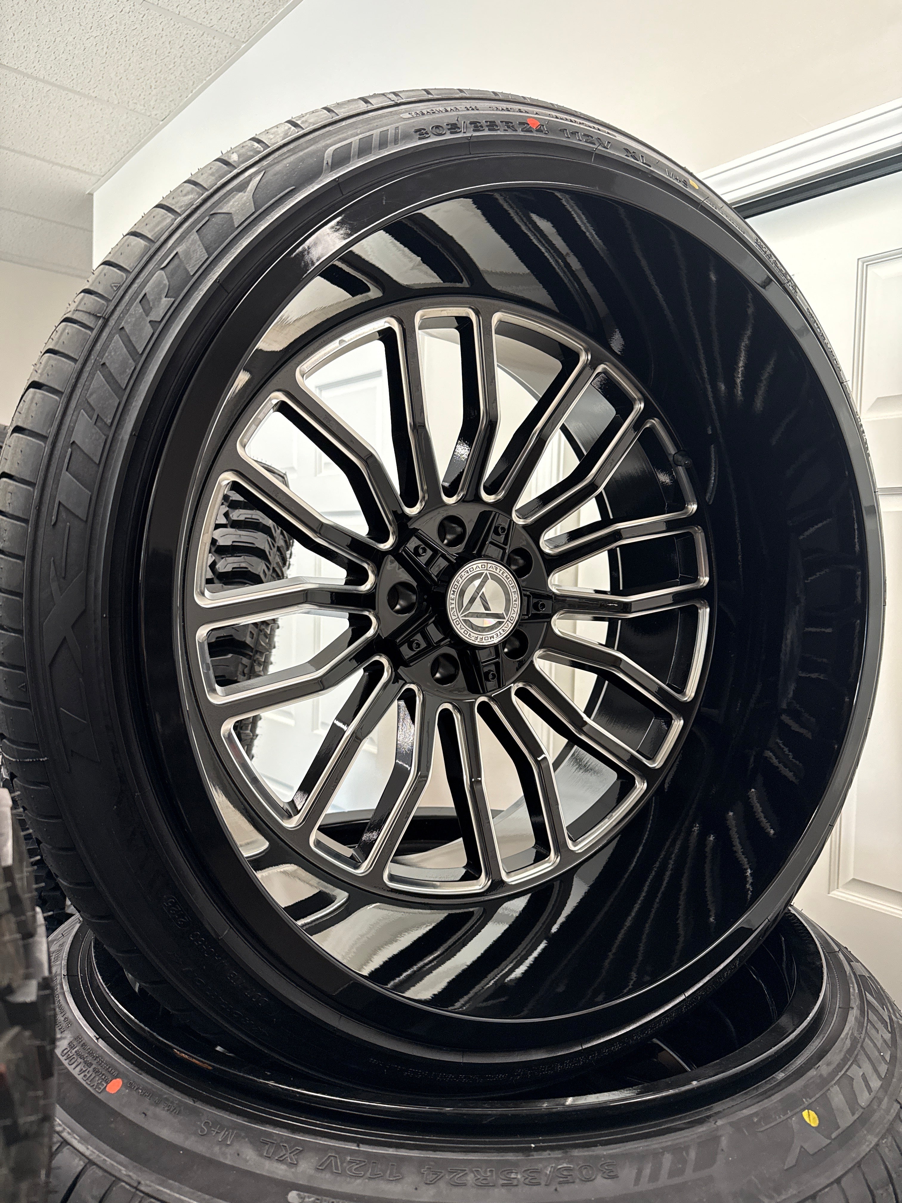 24x14 Artem A204 GBM 5x5/ 5x5.5 & 305/35R24 Lexani