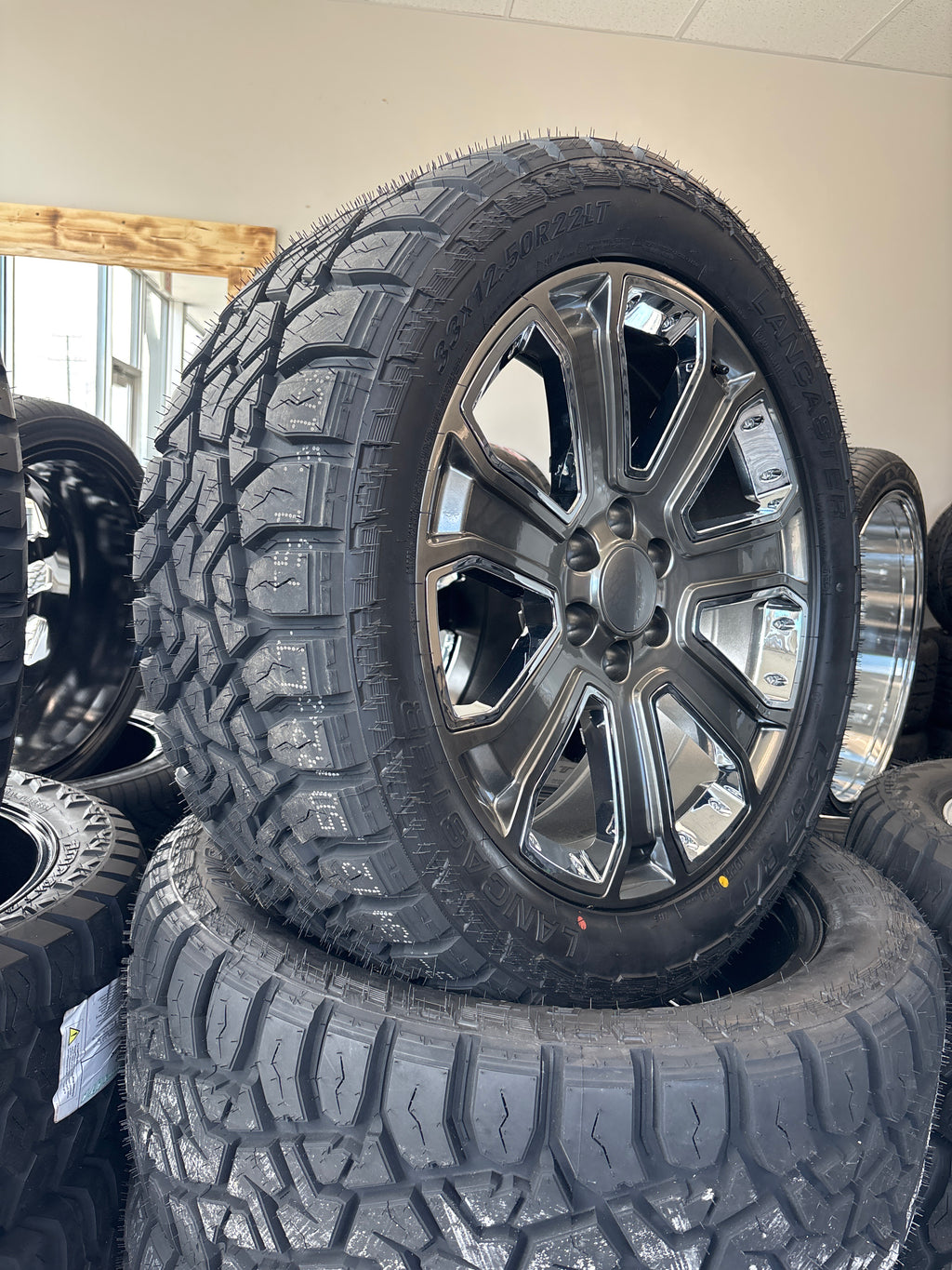 22” Denali Replica 6x5.5 & 33x12.50R22 Lancaster R/T