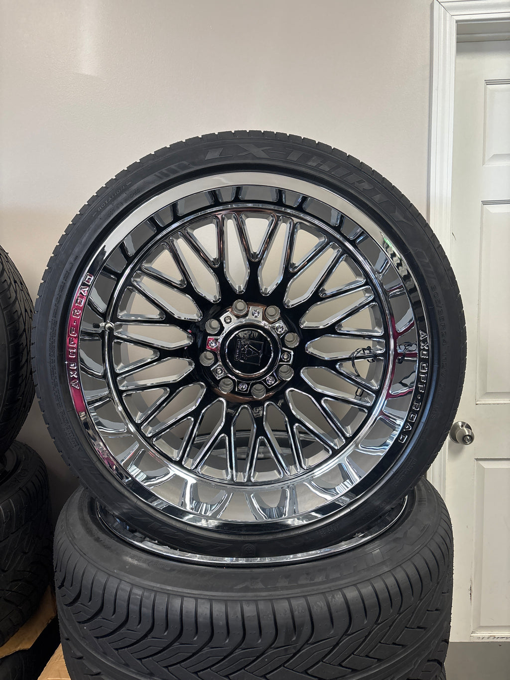24x12 Axe Krato 8x180 & 305/35R24 Lexani LX-Thirty