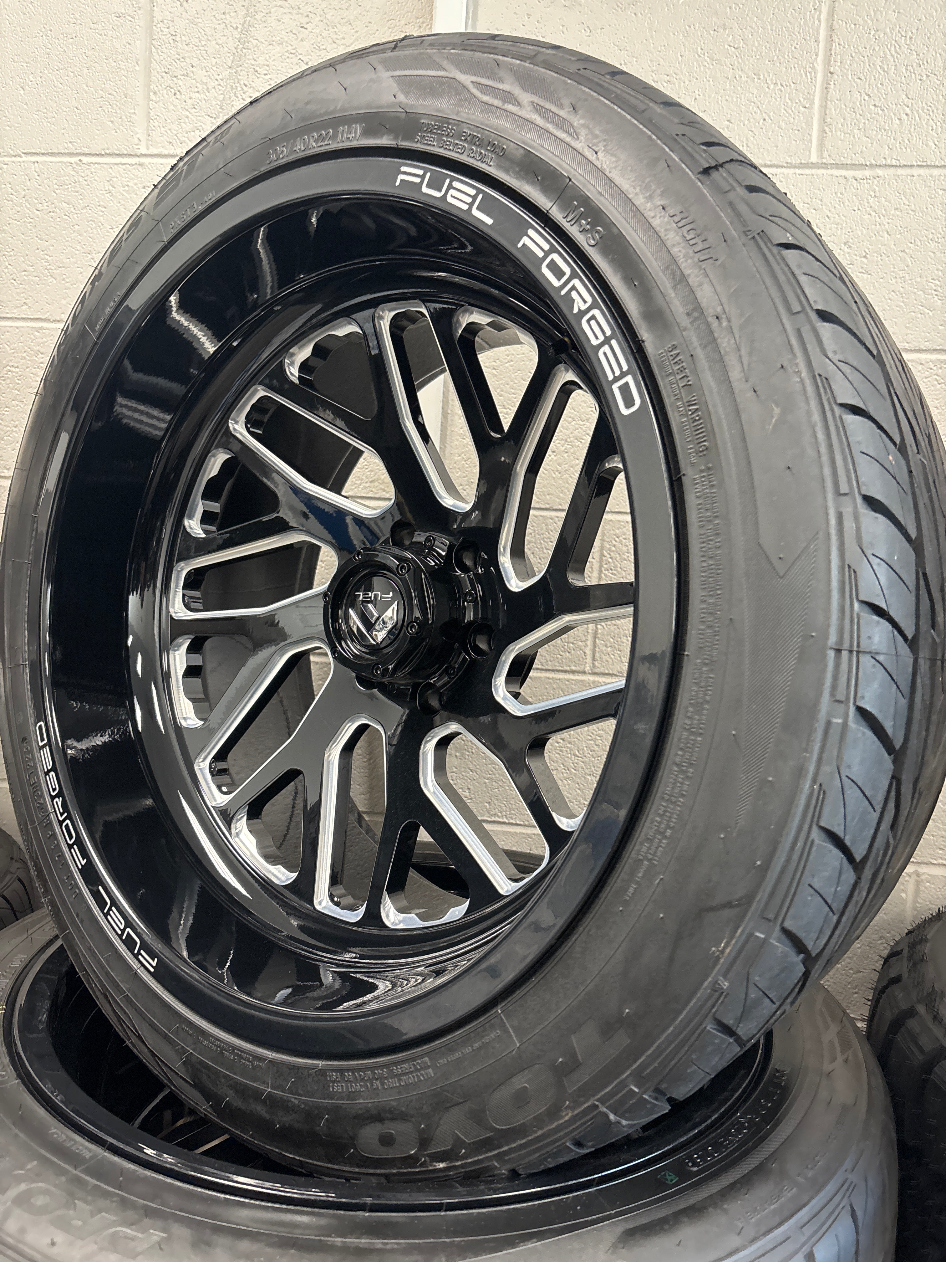 22x12 Fuel Forged FFC019 GBM 6x5.5 & 305/40R22 Toyo Proxes ST3