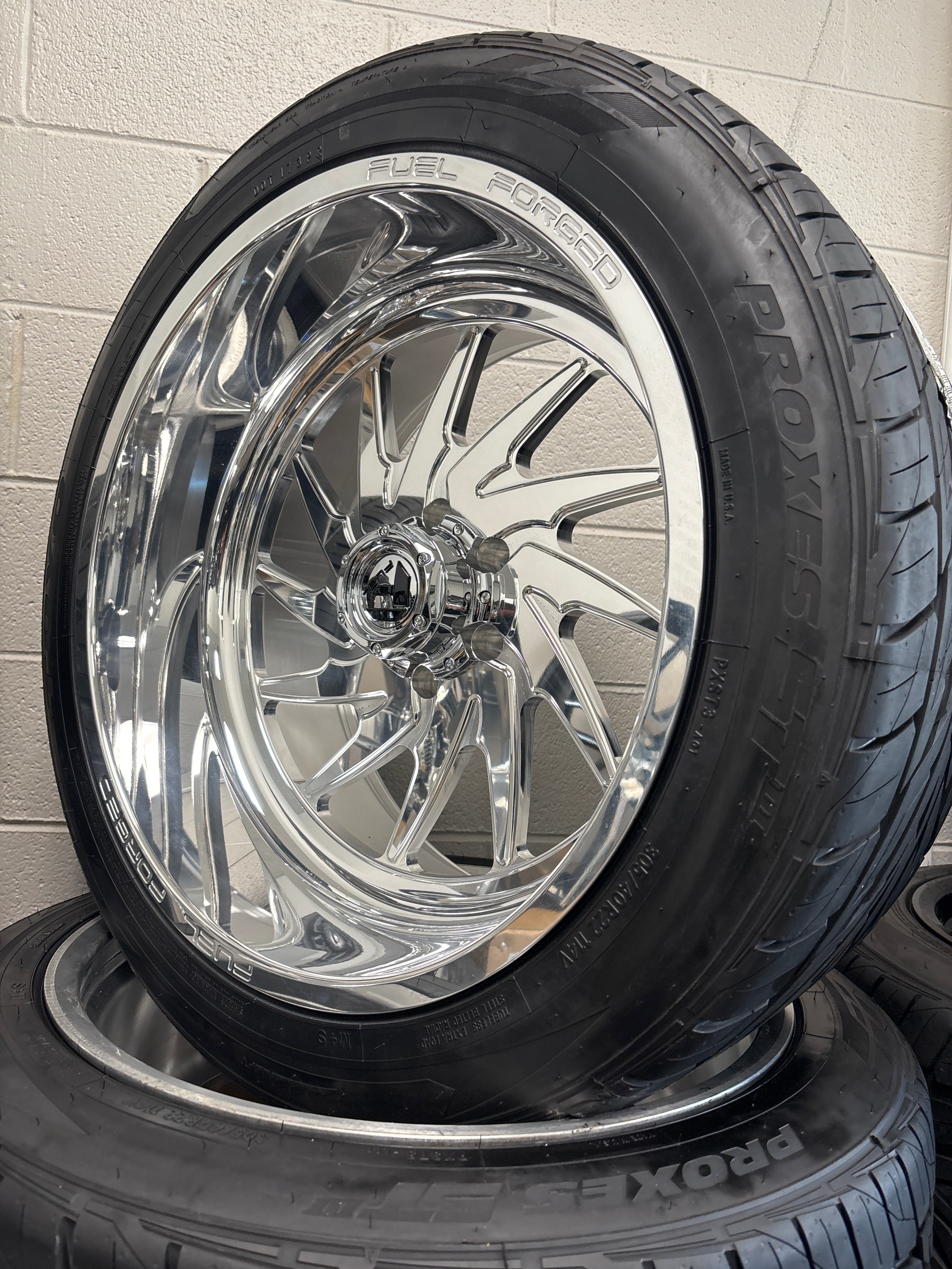 22x12 Fuel Forged FF110 6x5.5 Polished & 305/40R22 Toyo Proxes ST3