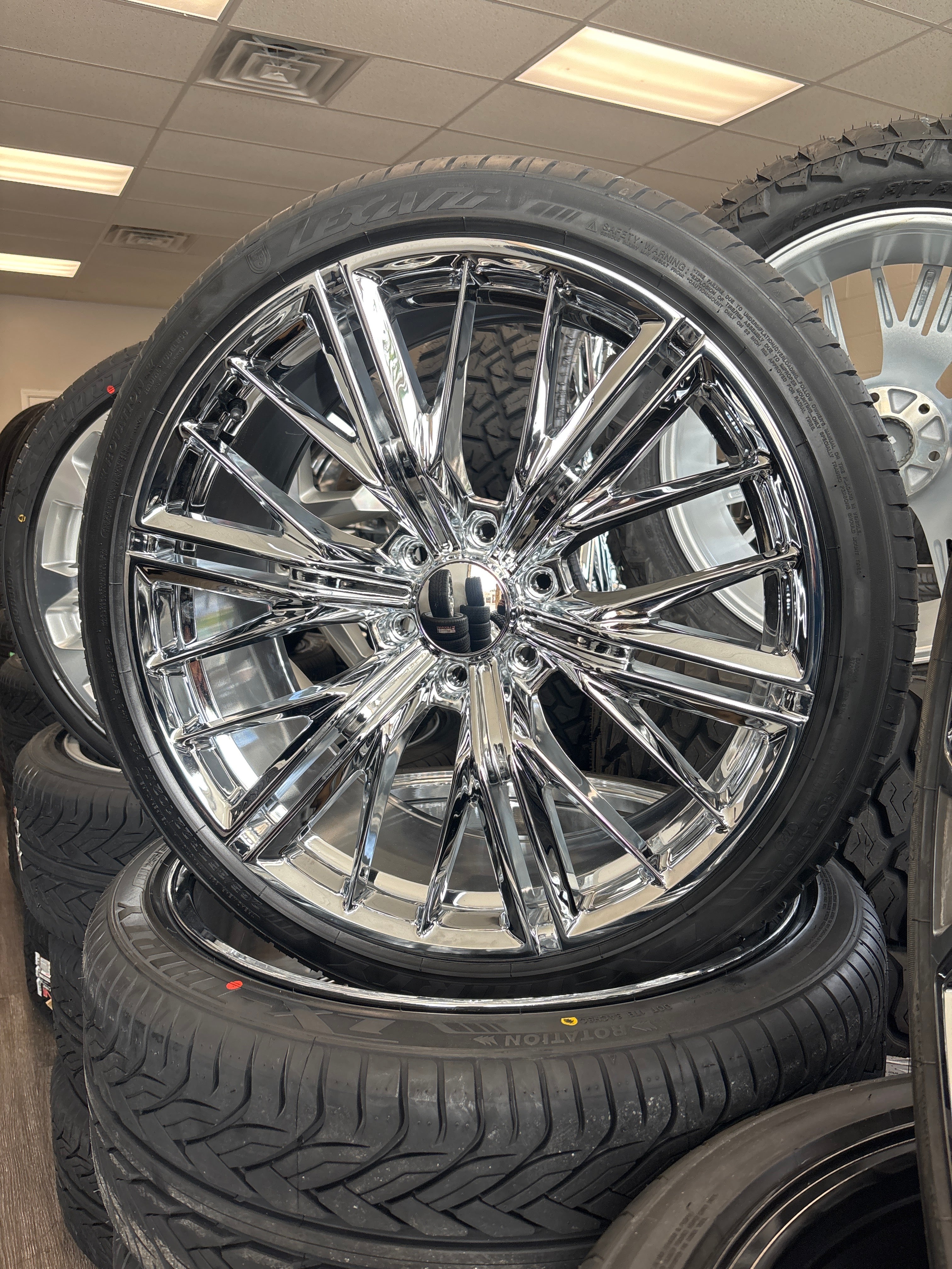 22” GM ZL1 Replica Chrome 6x5.5 & 265/35R22 Lexani LX-Thirty