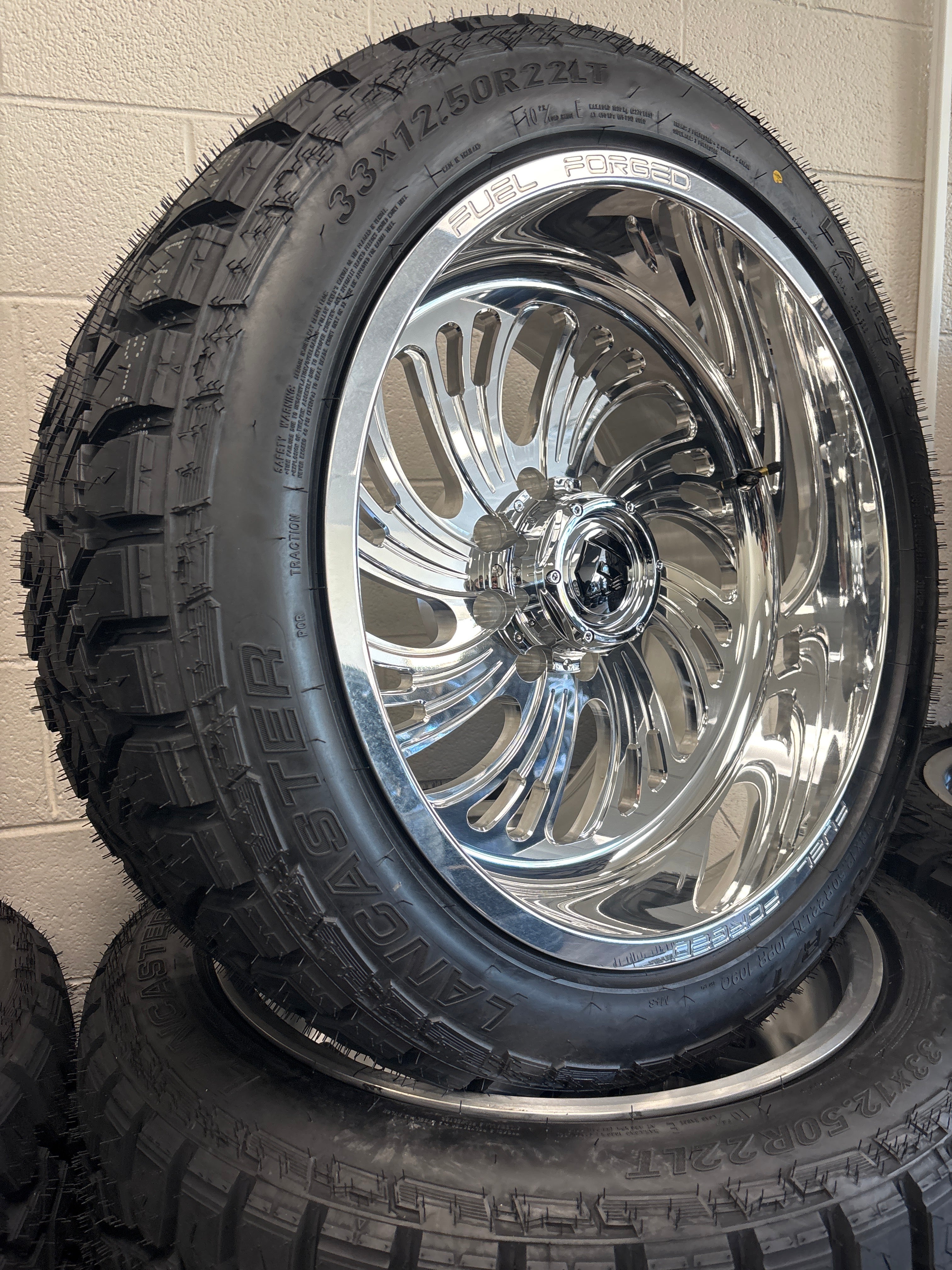 22x12 Fuel Forged 8x170 FF070 & 33x12.50R22 Lancaster R/T