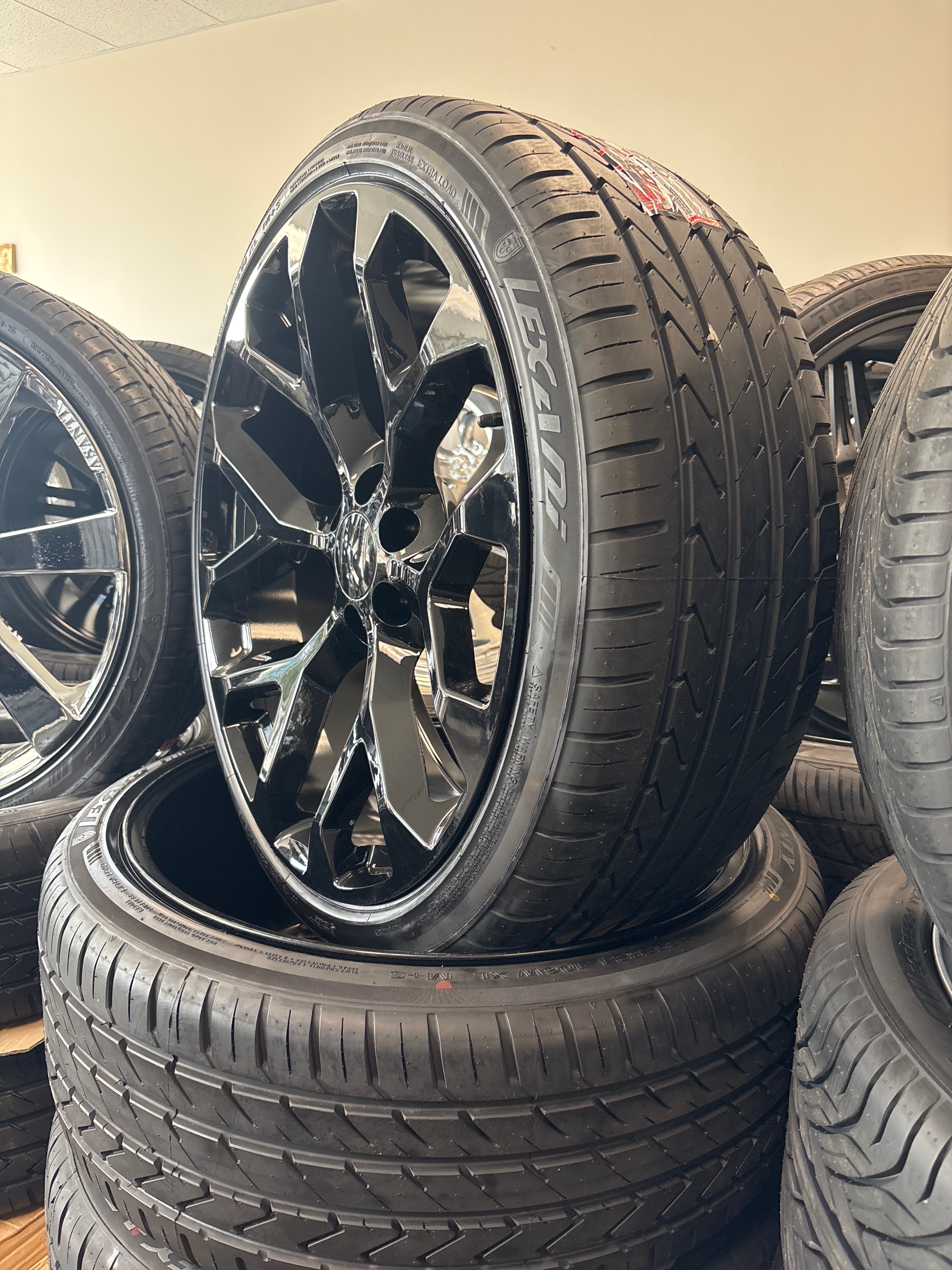 24” GM Snowflake Replica GB 6x5.5 & 275/35R24 Lexani LX-Twenty