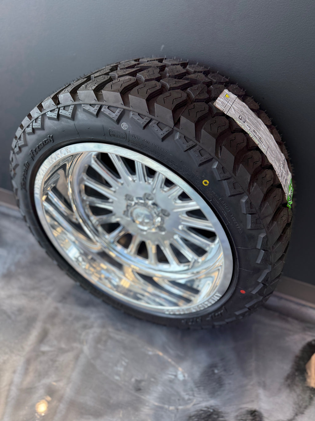 22x12 American Force Lexar SS 6x5.5 & 33x12.50R22 AMP ATA