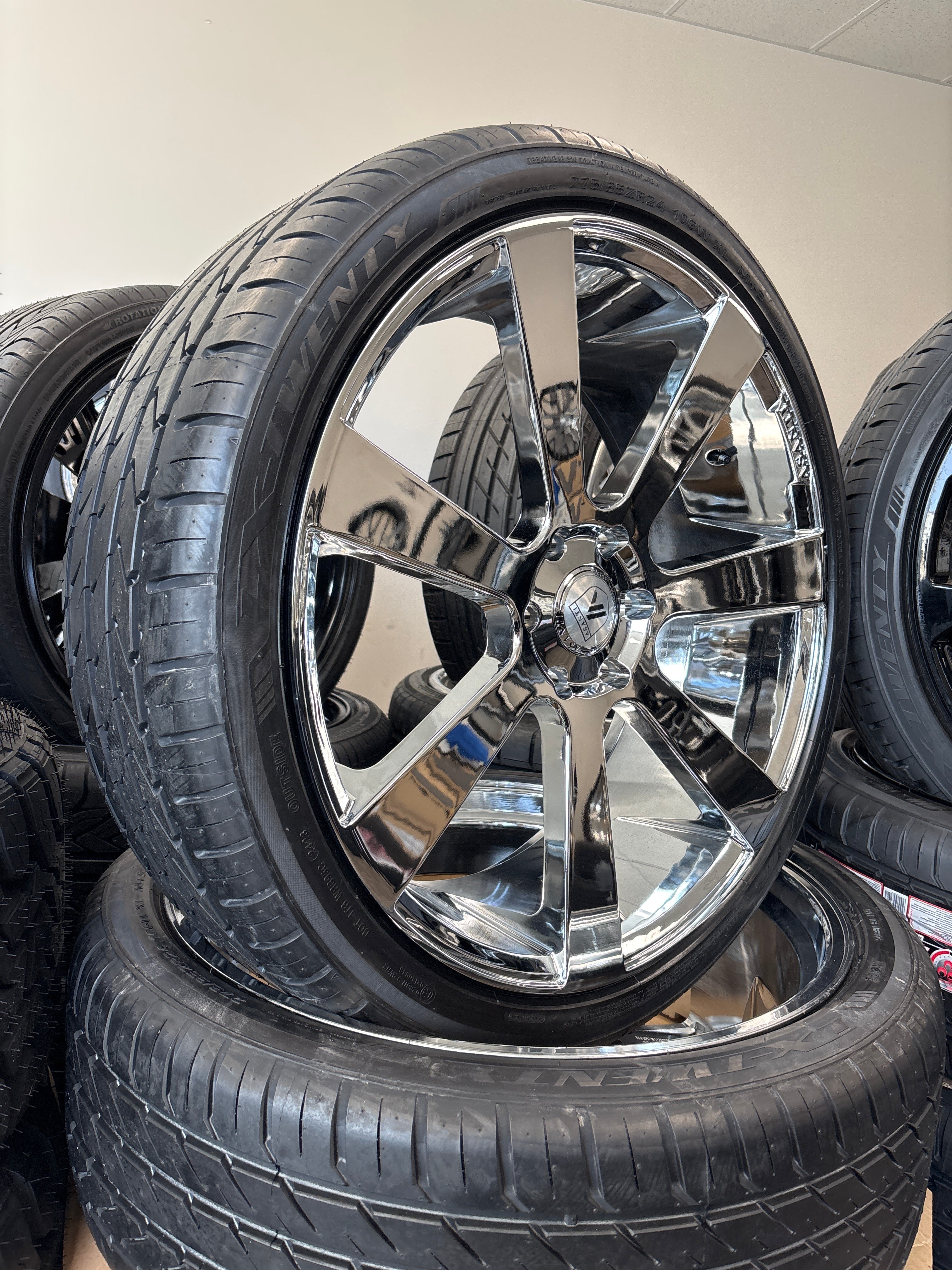 24” Asanti Apollo 6x5.5 Chrome & 275/35R24 Lexani LX-Twenty