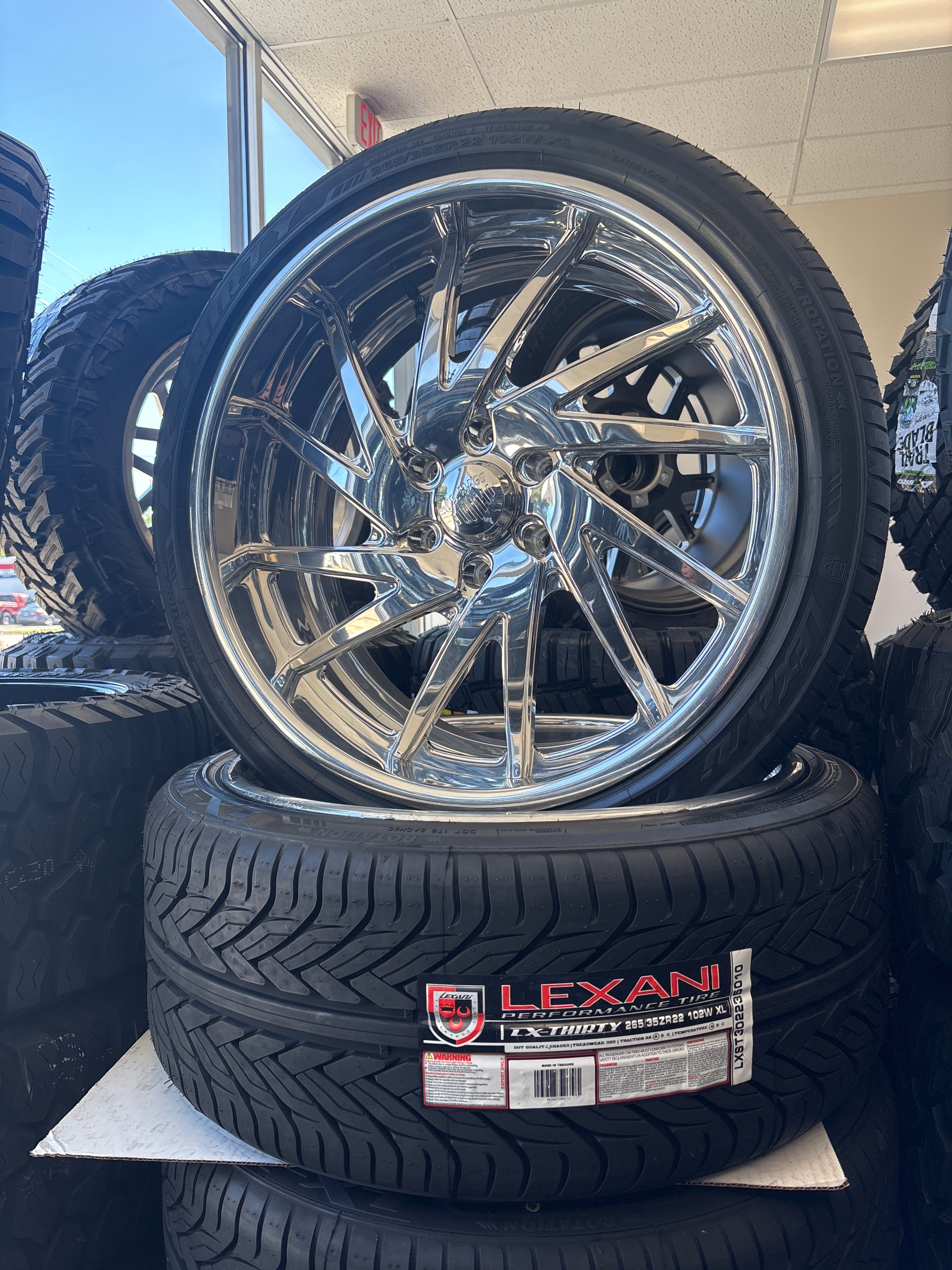 22” US Mags Bandera Polished 6x5.5 & 265/35R22 Lexani LX-Thirty