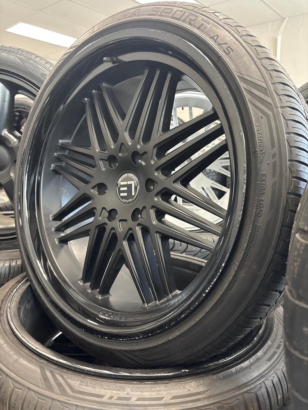 *CLEARANCE 22” Luxury Edition 6x5.5 & 265/35R22 Arroyo A/S