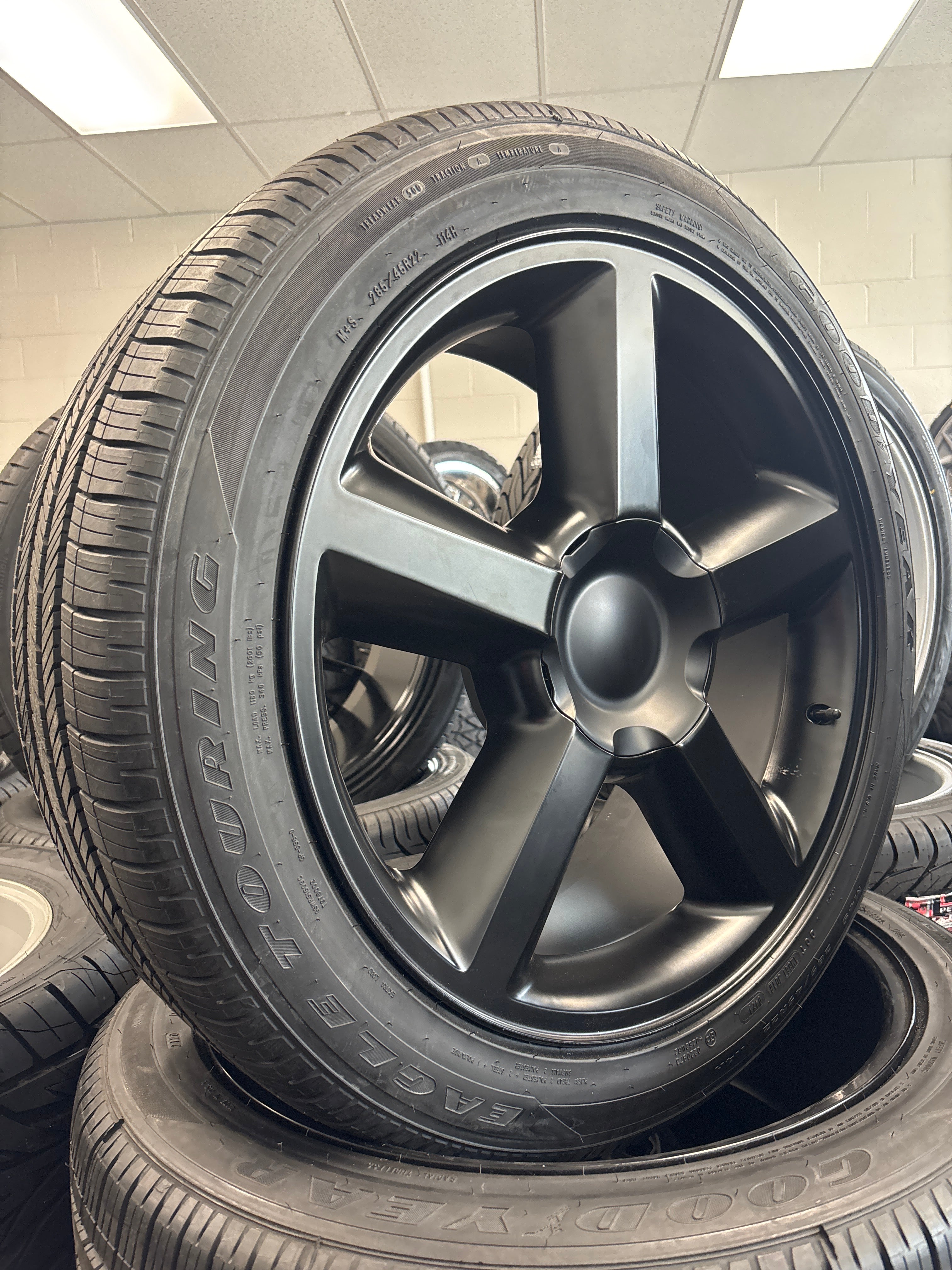 22” LTZ MB Replica 6x5.5 & 285/45R22 Goodyear Eagle Touring