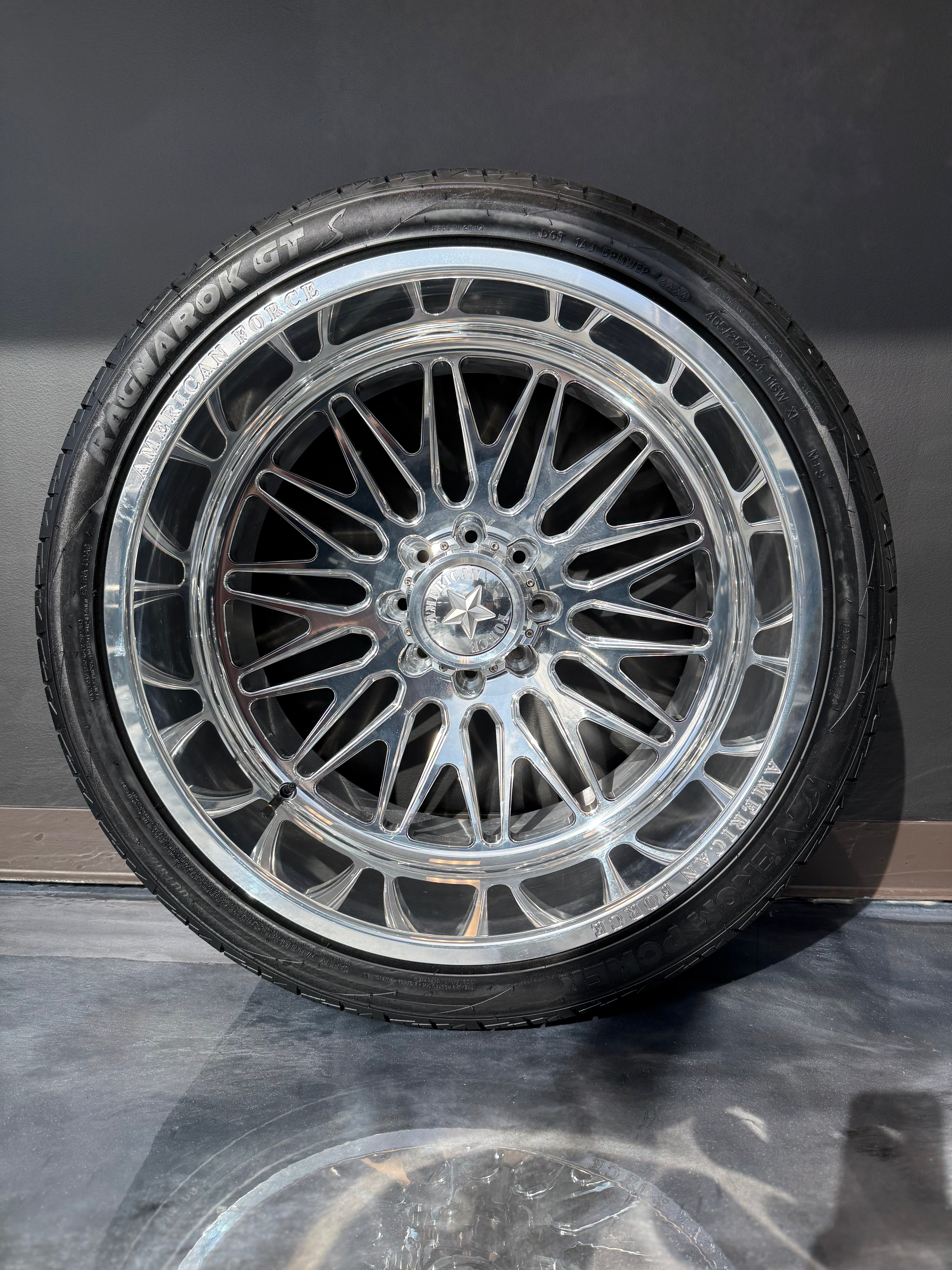 24x14 American Force Smooth 8x6.5 & 405/25R24 Venom Ragnarok