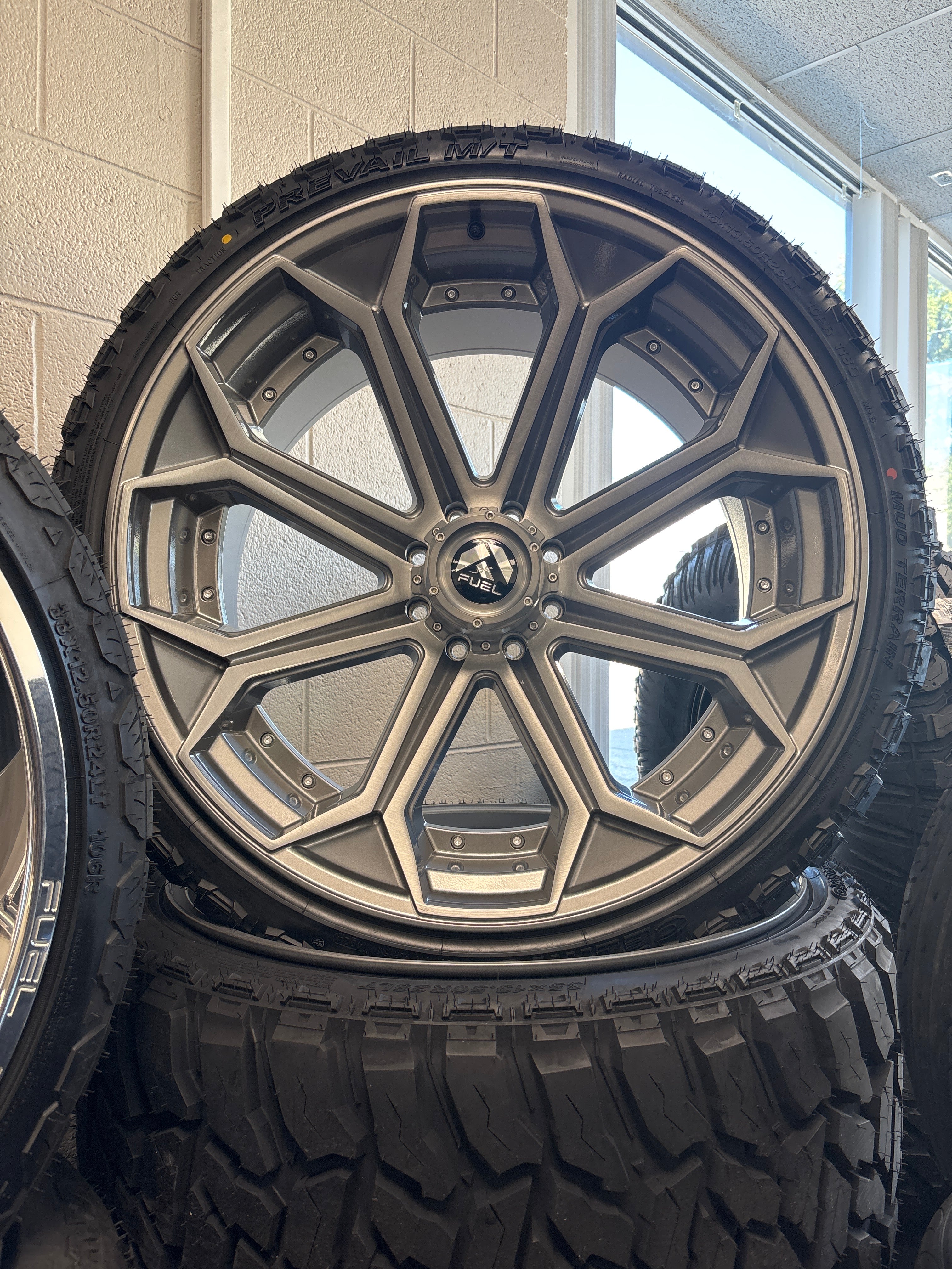 26x14 Fuel Siege Silver 8x170 & 35x13.50R26 Celimo M/T