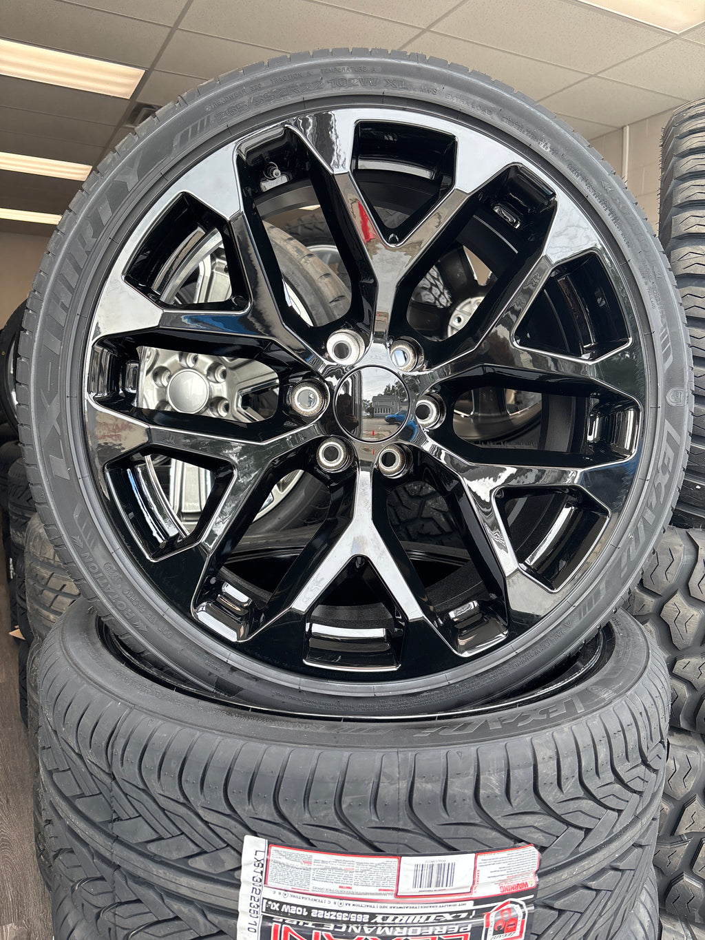 22” GM Snowflake Replica GB 6x5.5 & 265/35R22 Lexani LX-Thirty