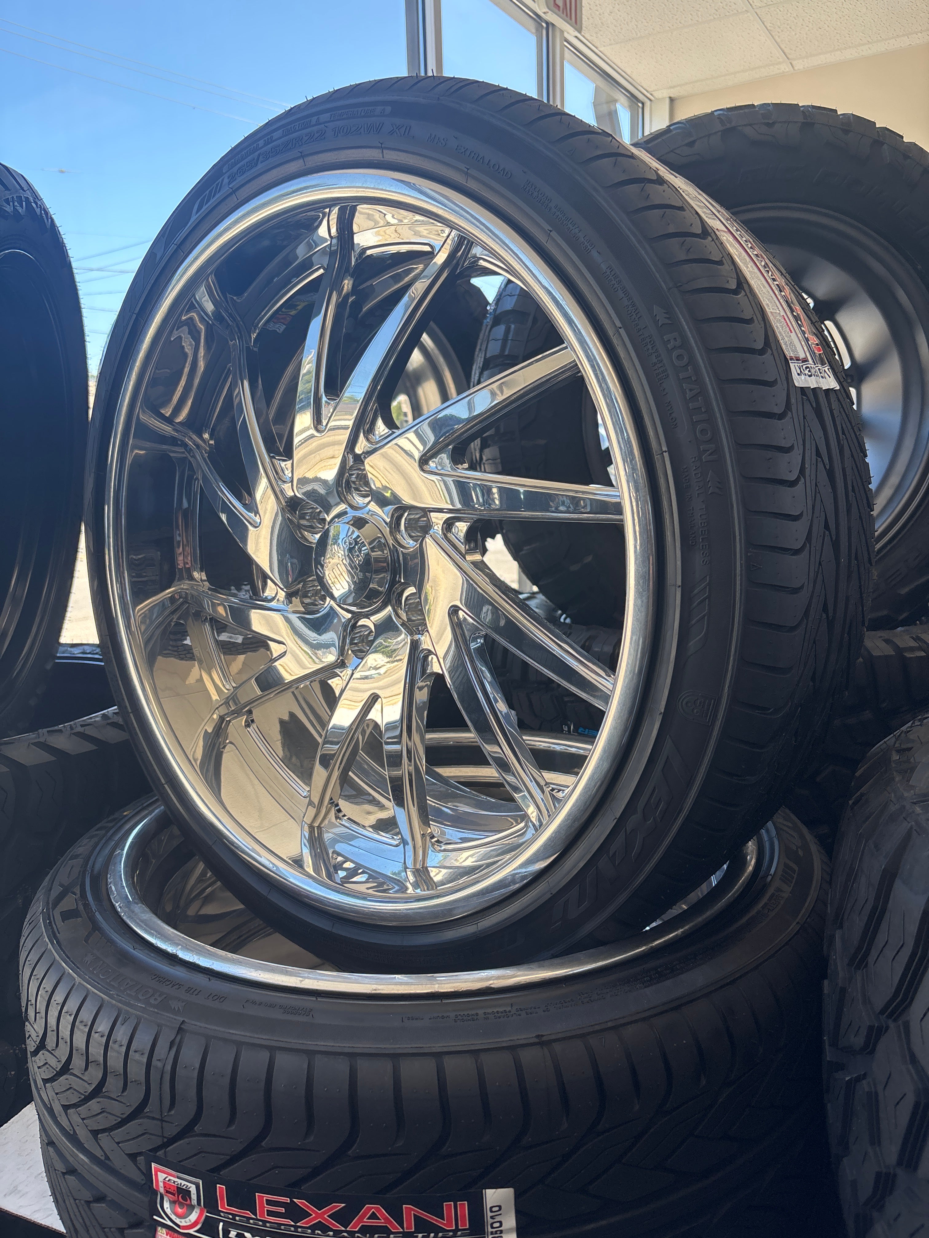 22” US Mags Bandera Polished 6x5.5 & 265/35R22 Lexani LX-Thirty