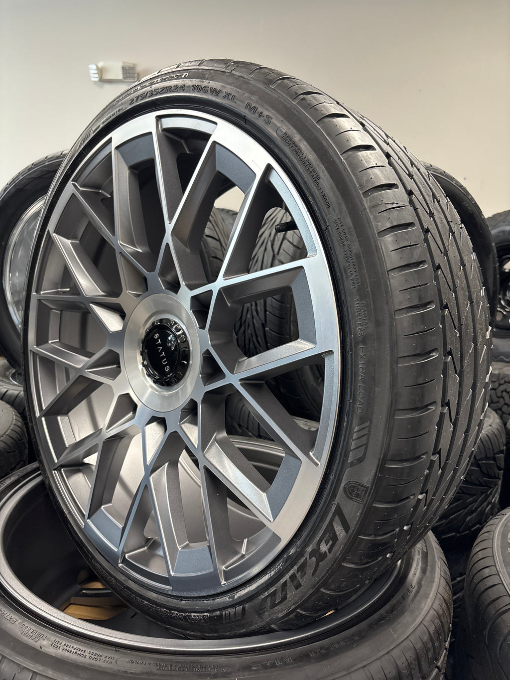 24” Status Matrix 6x5.5/ 6x135 & 275/35R24 Lexani LX-Twenty