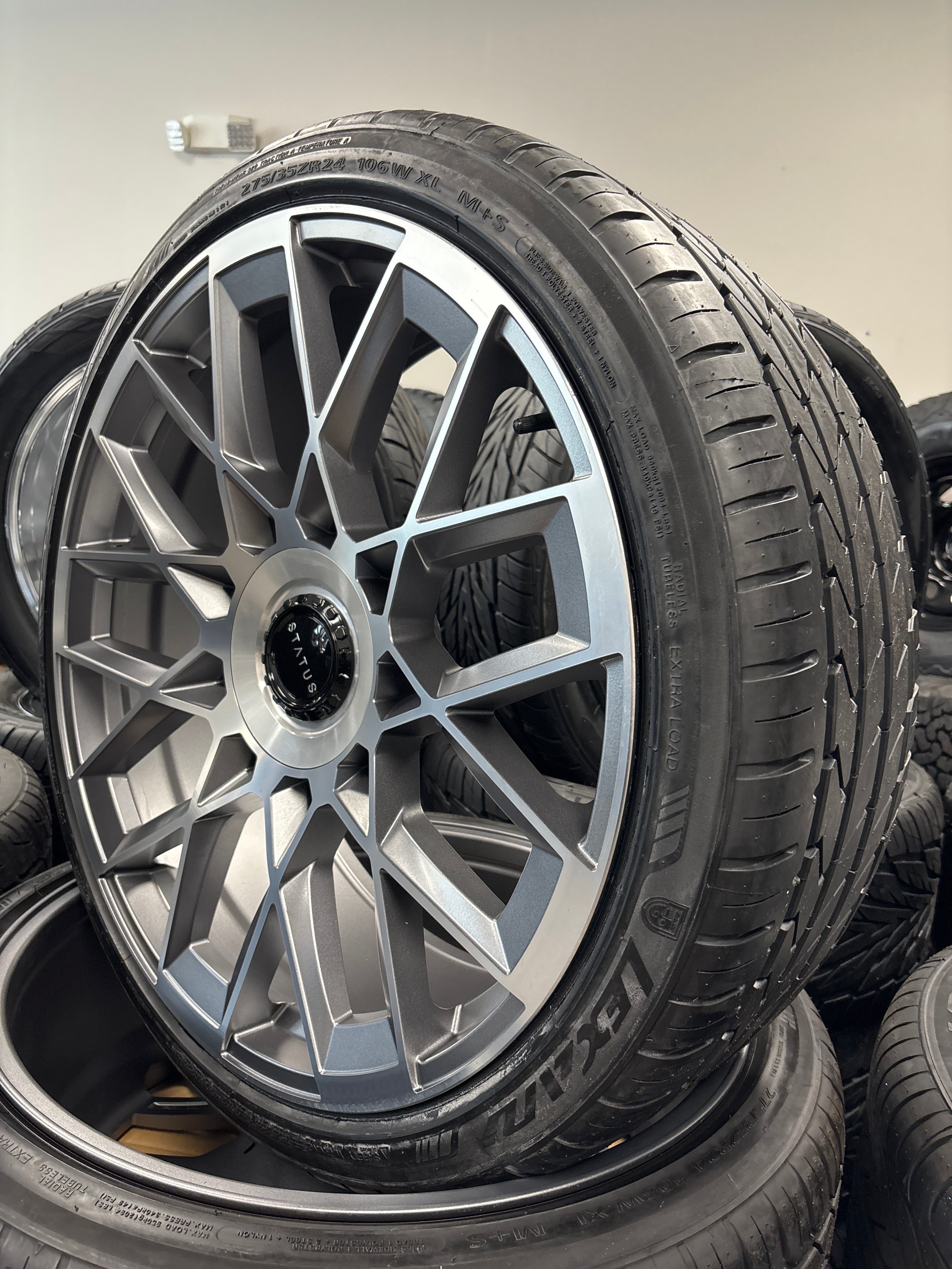 24” Status Matrix 6x5.5/ 6x135 & 275/35R24 Lexani LX-Twenty