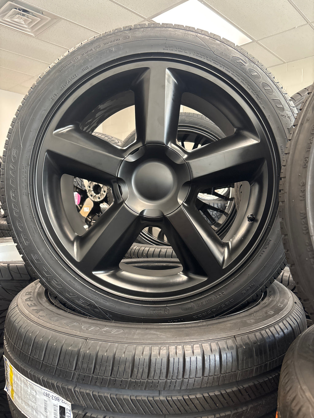 22” LTZ MB Replica 6x5.5 & 285/45R22 Goodyear Eagle Touring