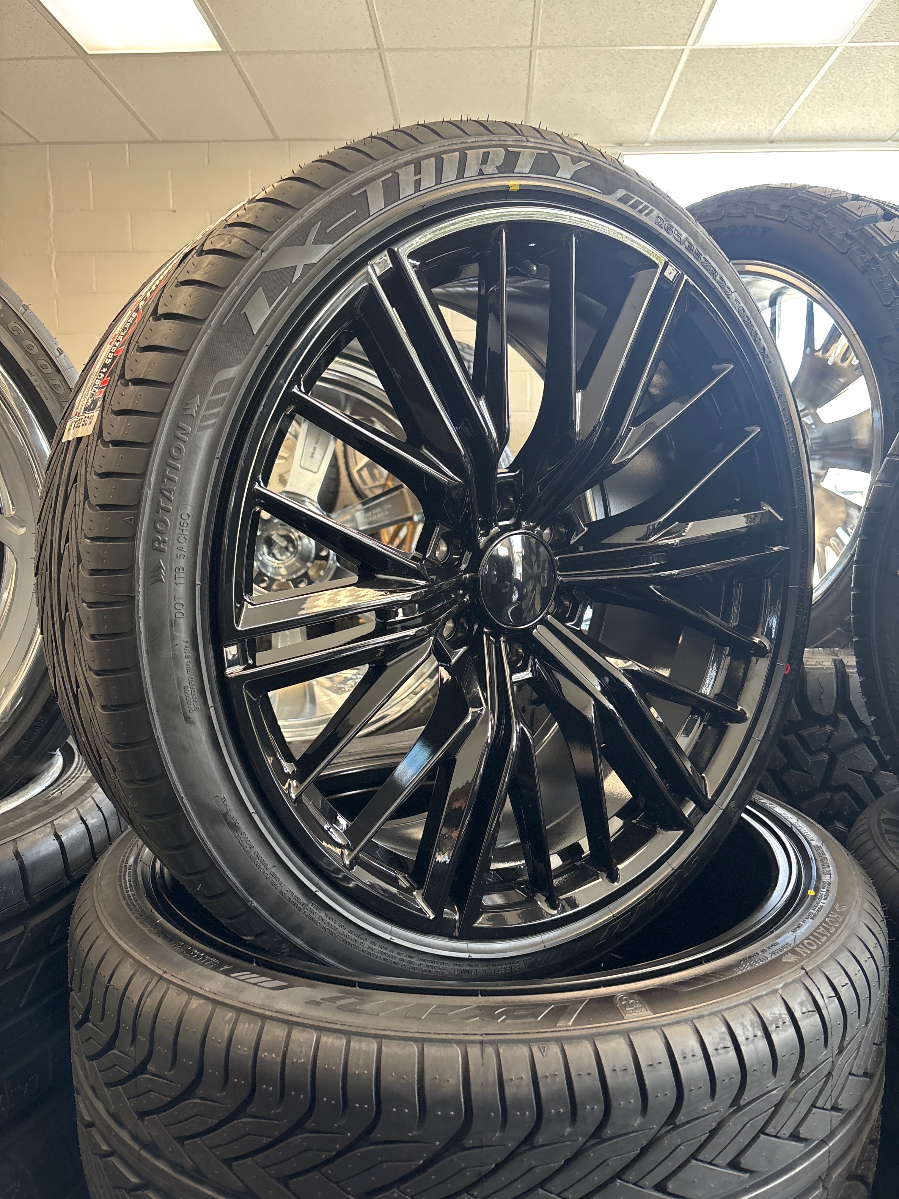 22” GM ZL1 Replica GB 6x5.5 & 265/35R22 Lexani LX-Thirty