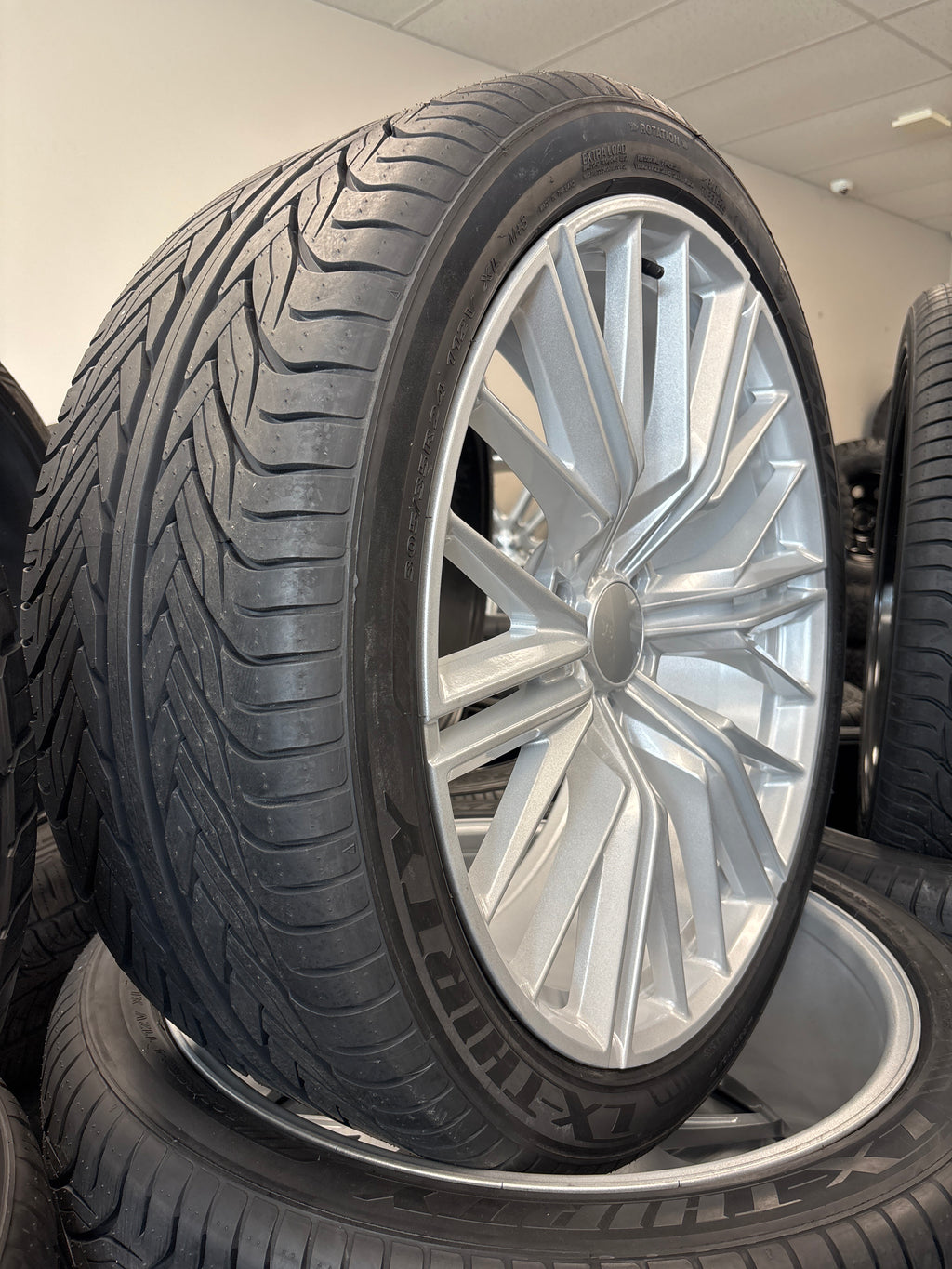 24” GM ZL1 Replica Silver 6x5.5 & 305/35R24 Lexani LX-Thirty