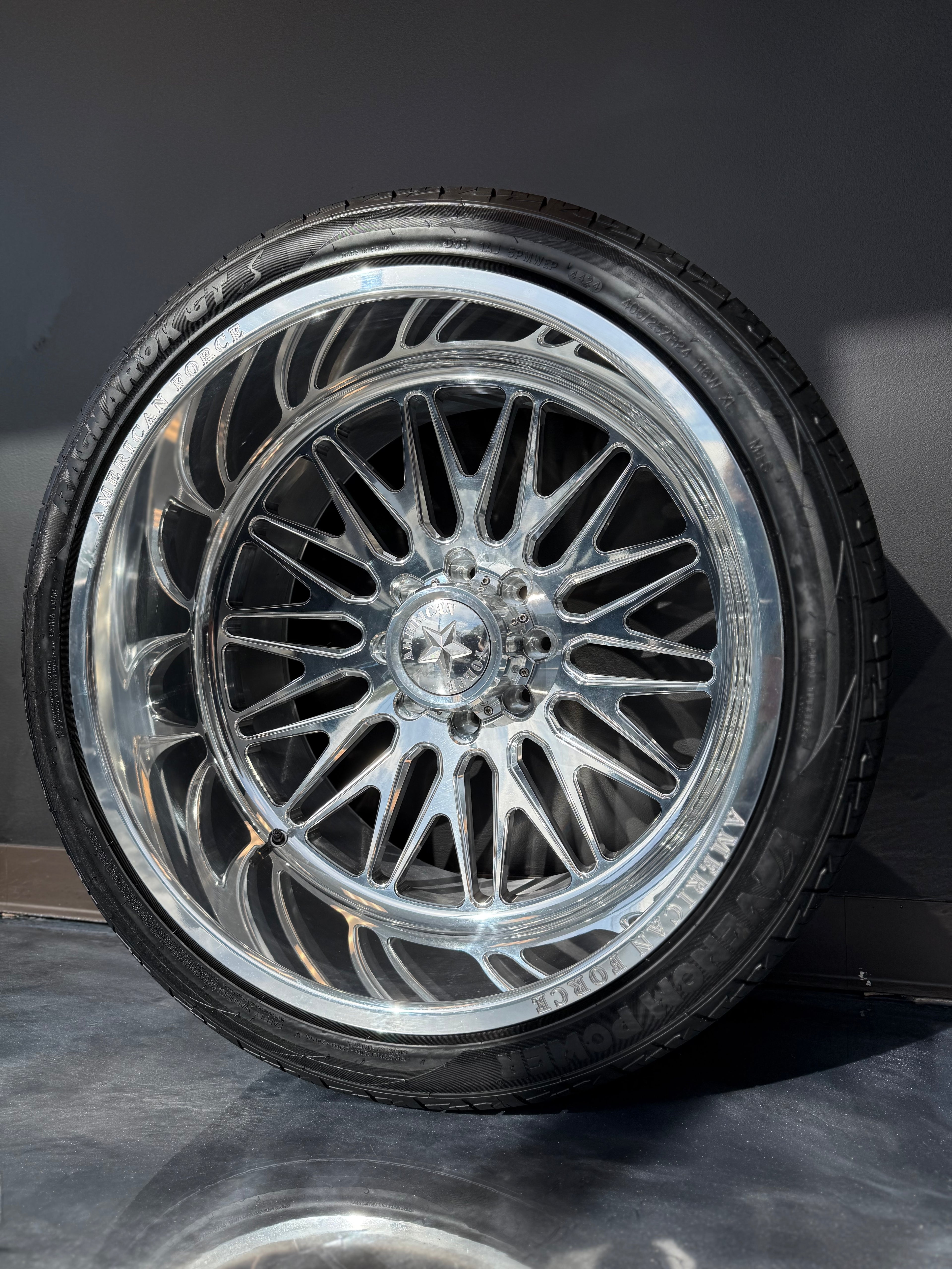 24x14 American Force Smooth 8x6.5 & 405/25R24 Venom Ragnarok