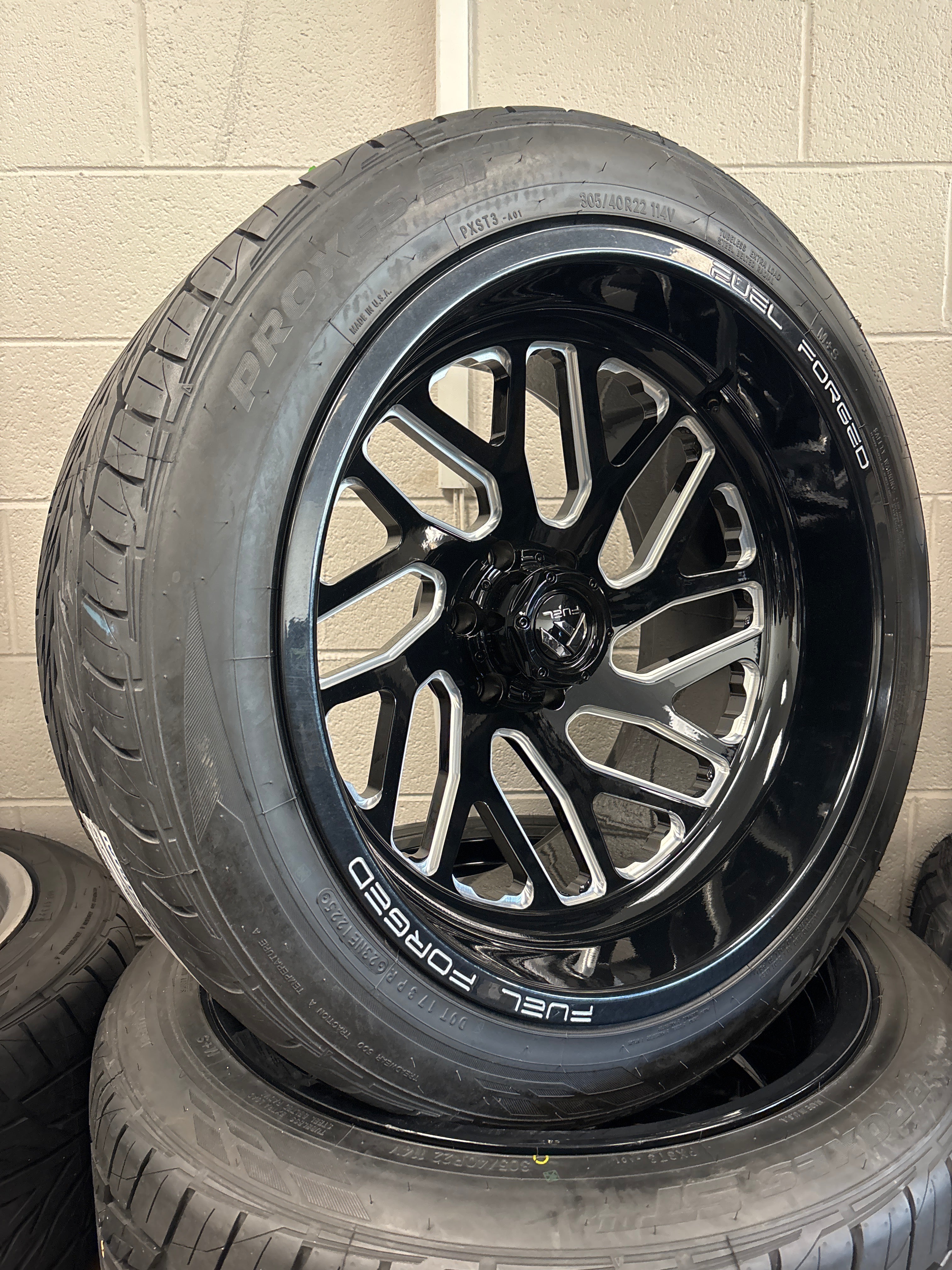 22x12 Fuel Forged FFC019 GBM 6x5.5 & 305/40R22 Toyo Proxes ST3