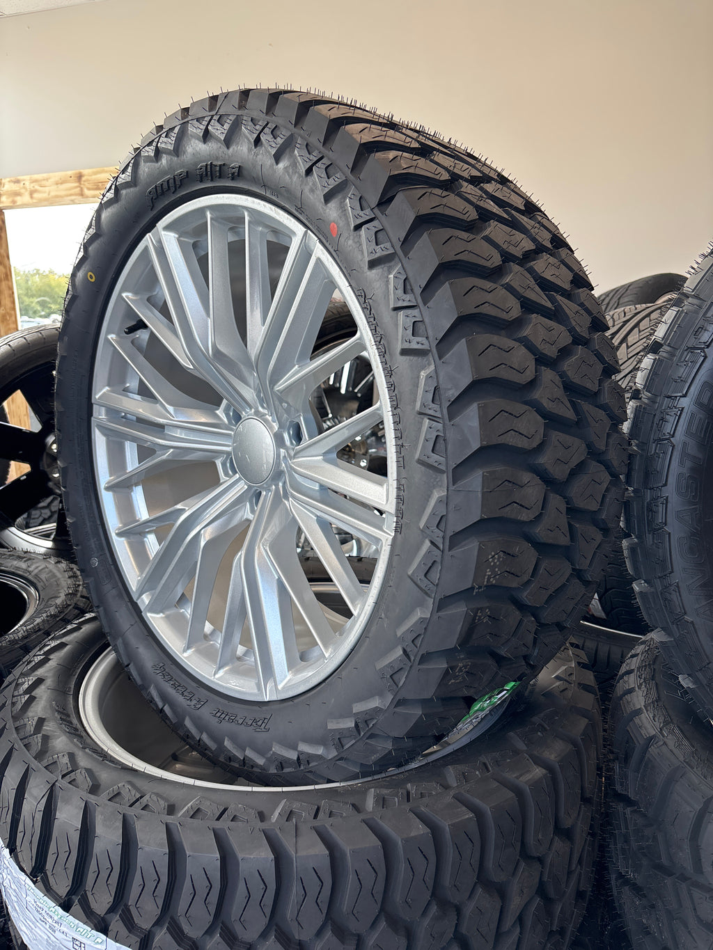 22” GM ZL1 Replica Silver 6x5.5 & 33x12.50R22 AMP ATA