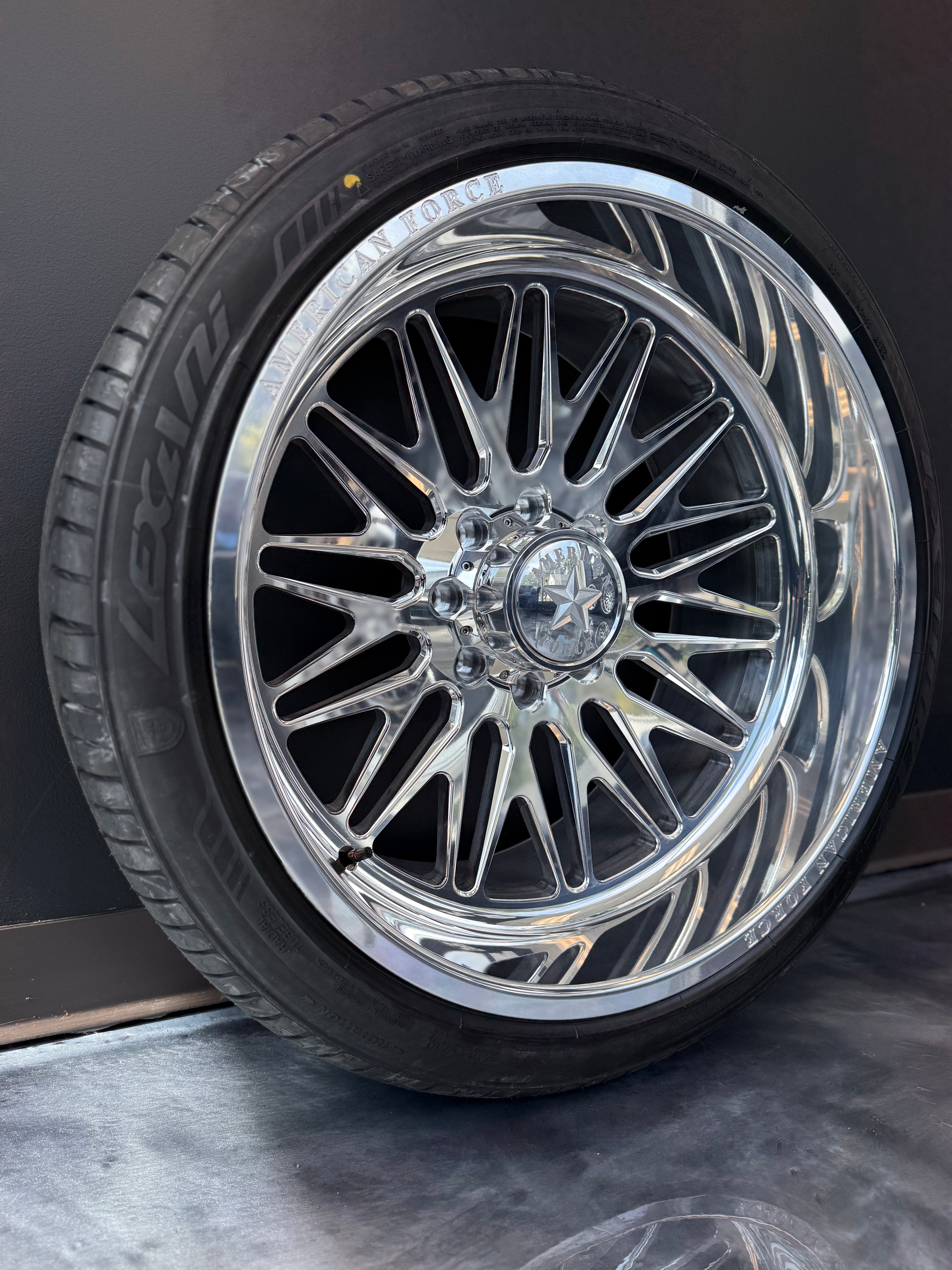 24x12 American Force Smooth 8x170 & 305/35R24 Lexani
