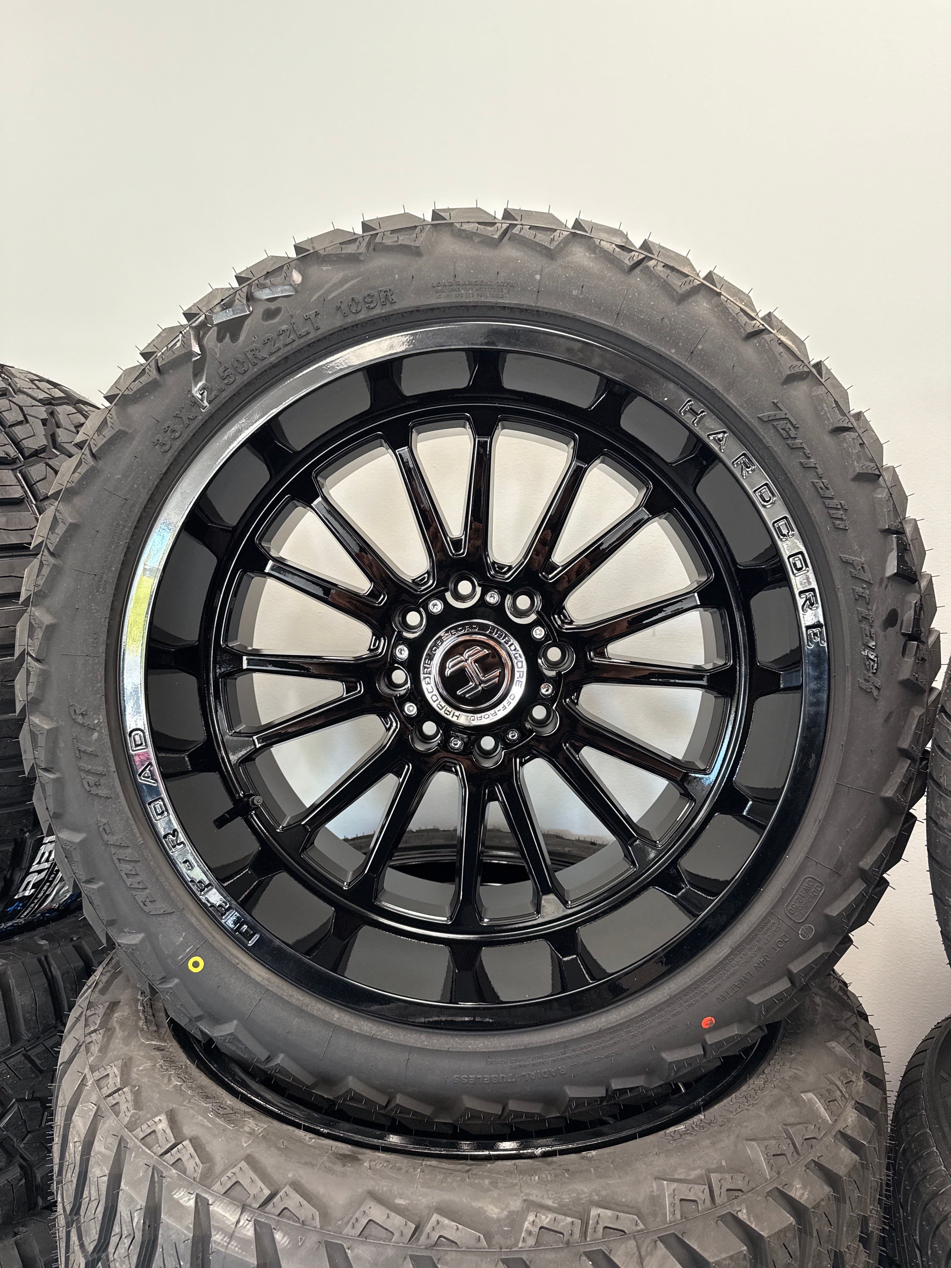 22x12 Hardcore HC108 GB 8x170 & 33x12.50R22 AMP ATA