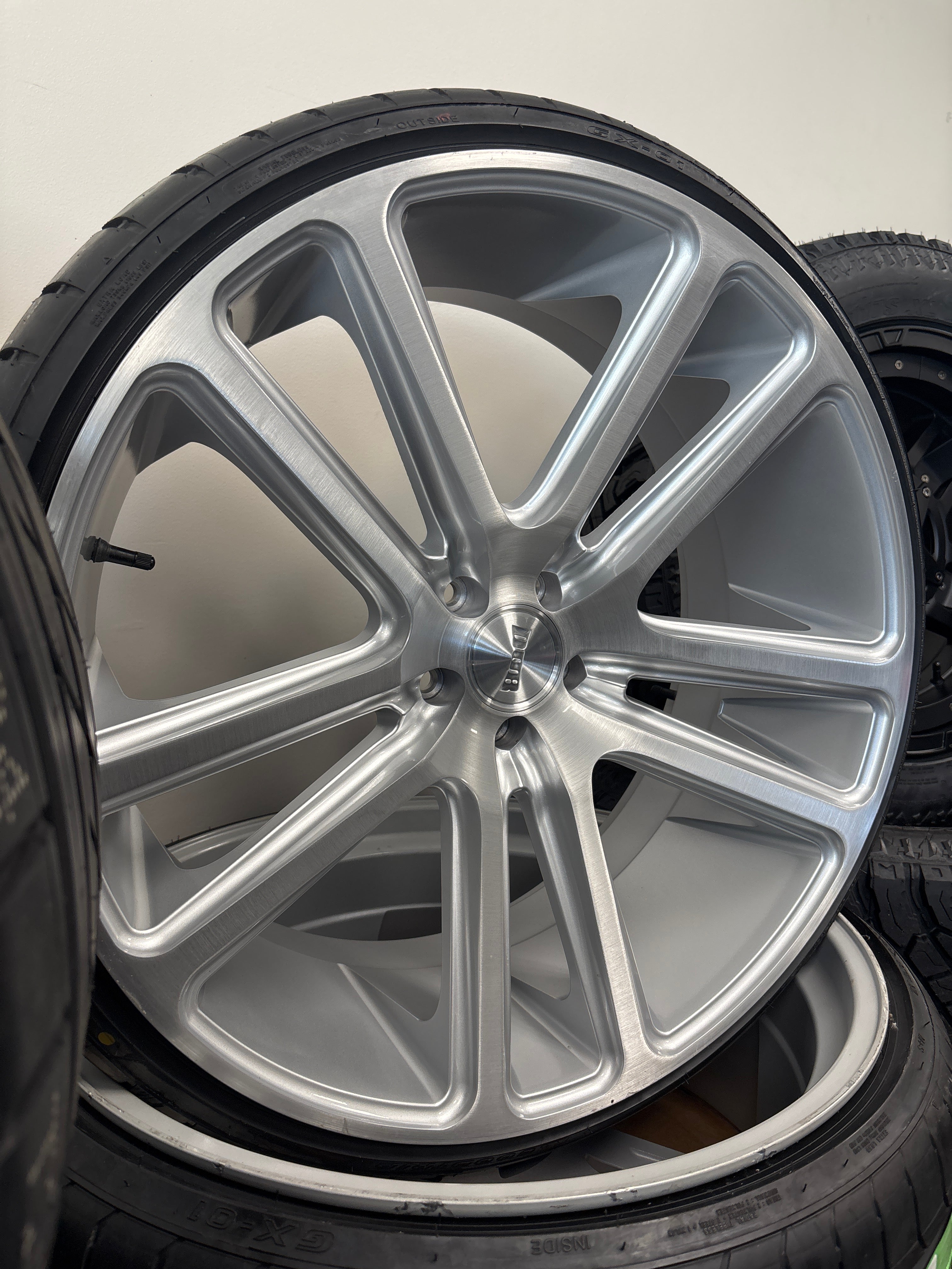 24” DUB Flex Silver 5x115 & 255/30R24 Goodtrip