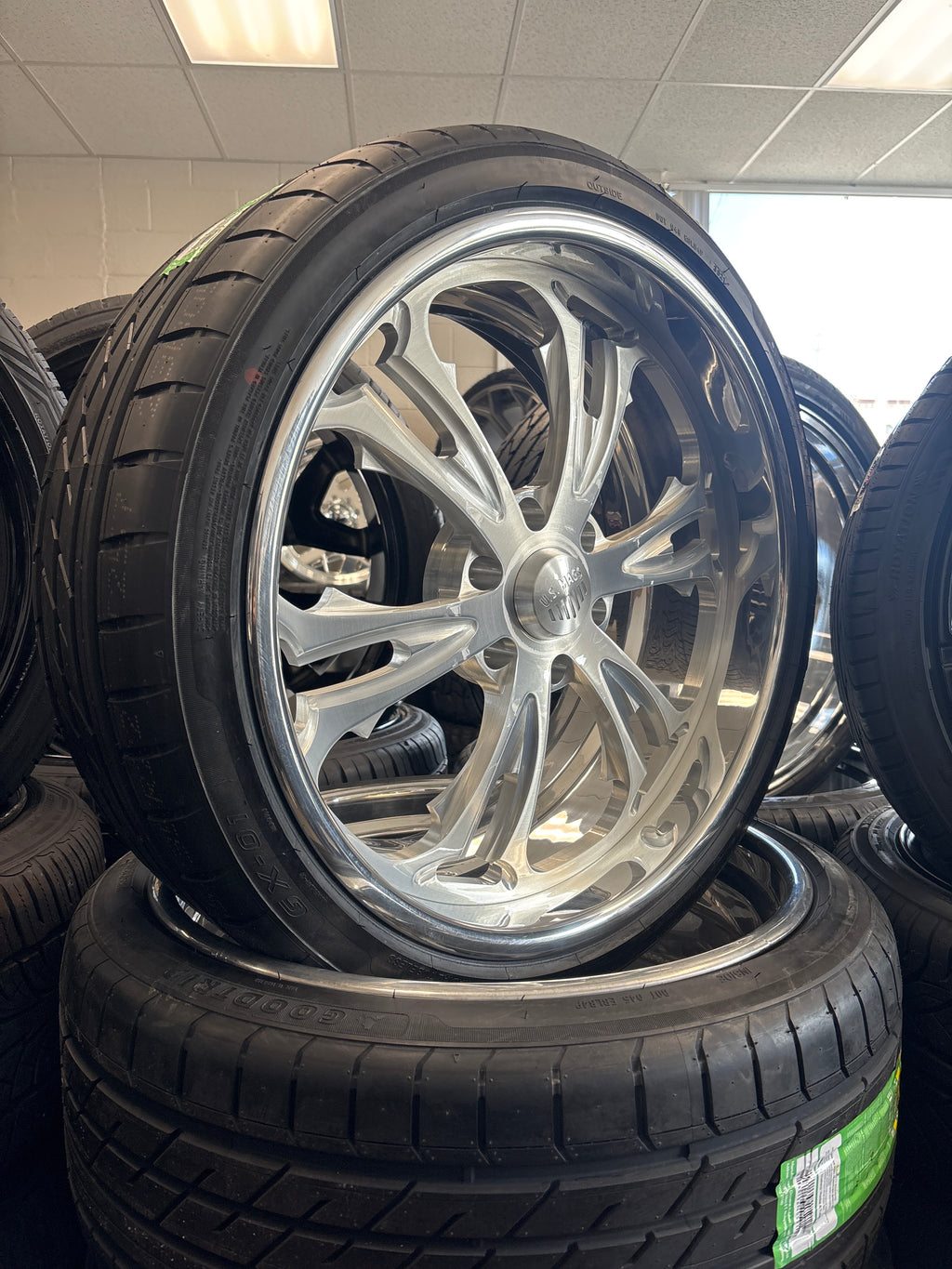 22” US Mags Cartel 6x5.5 Brushed Face & 265/35R22 Goodtrip