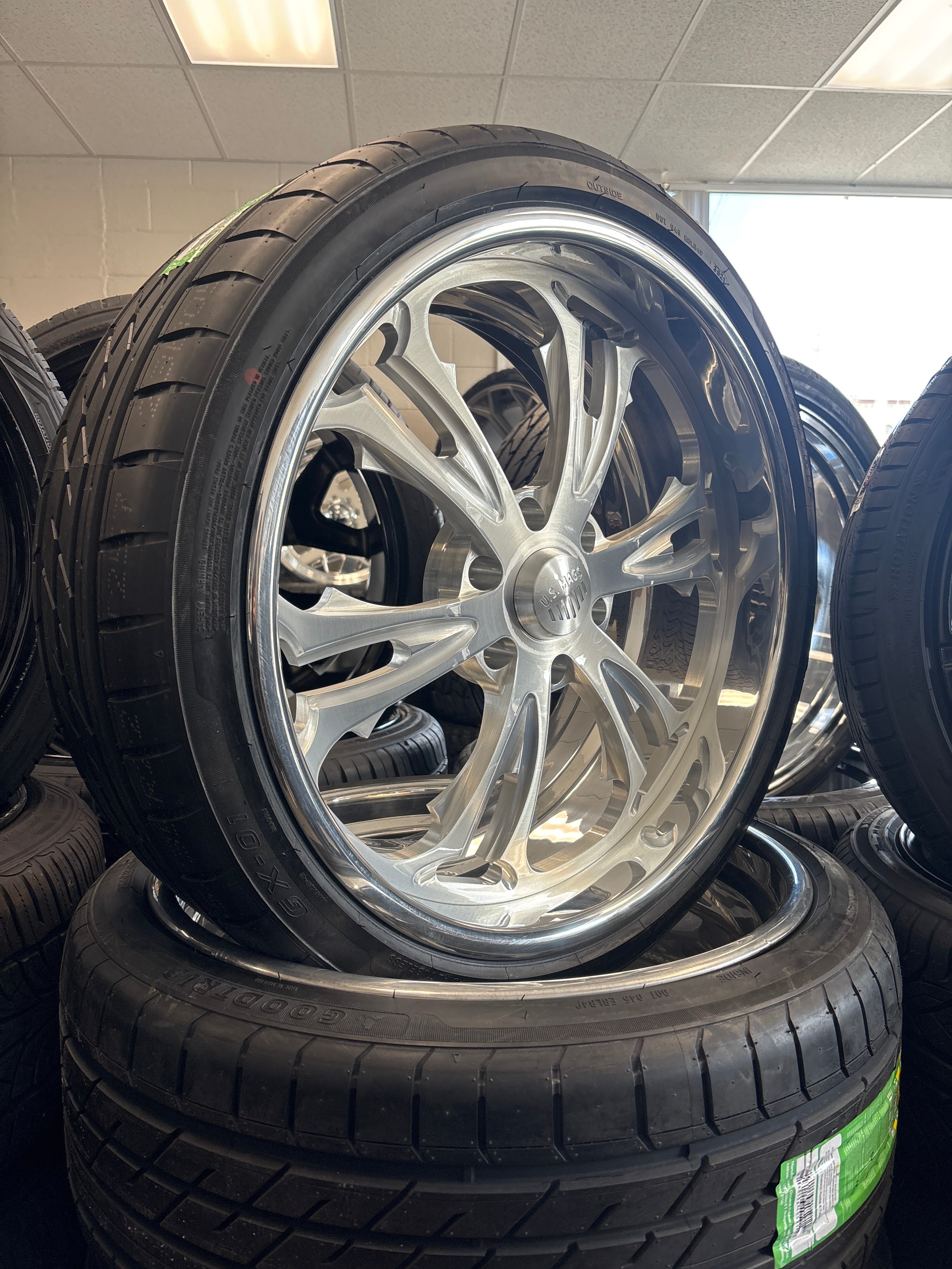 22” US Mags Cartel 6x5.5 Brushed Face & 265/35R22 Goodtrip