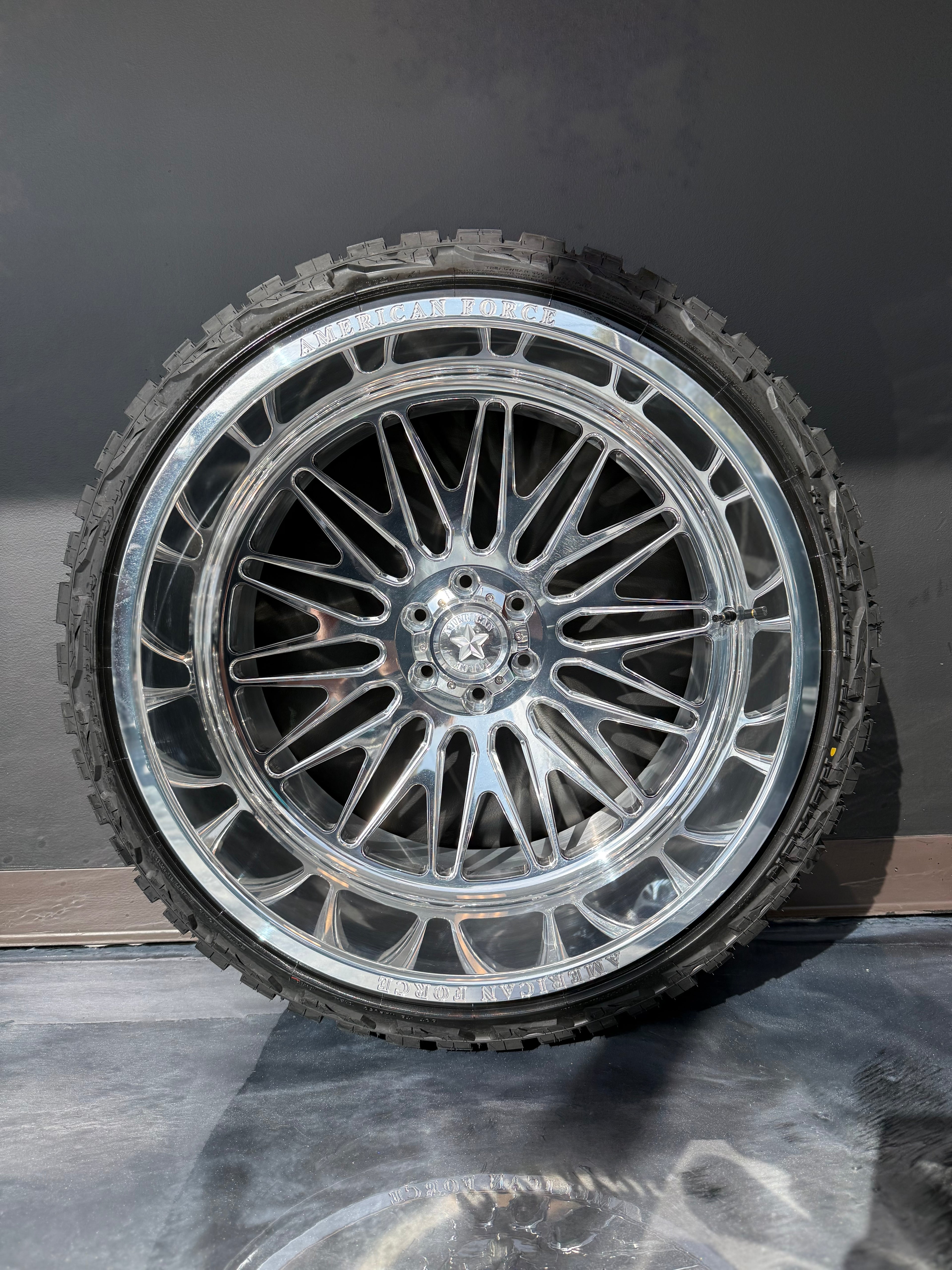 24x14 American Force Smooth 6x5.5 & 305/35R24 RBP R/T