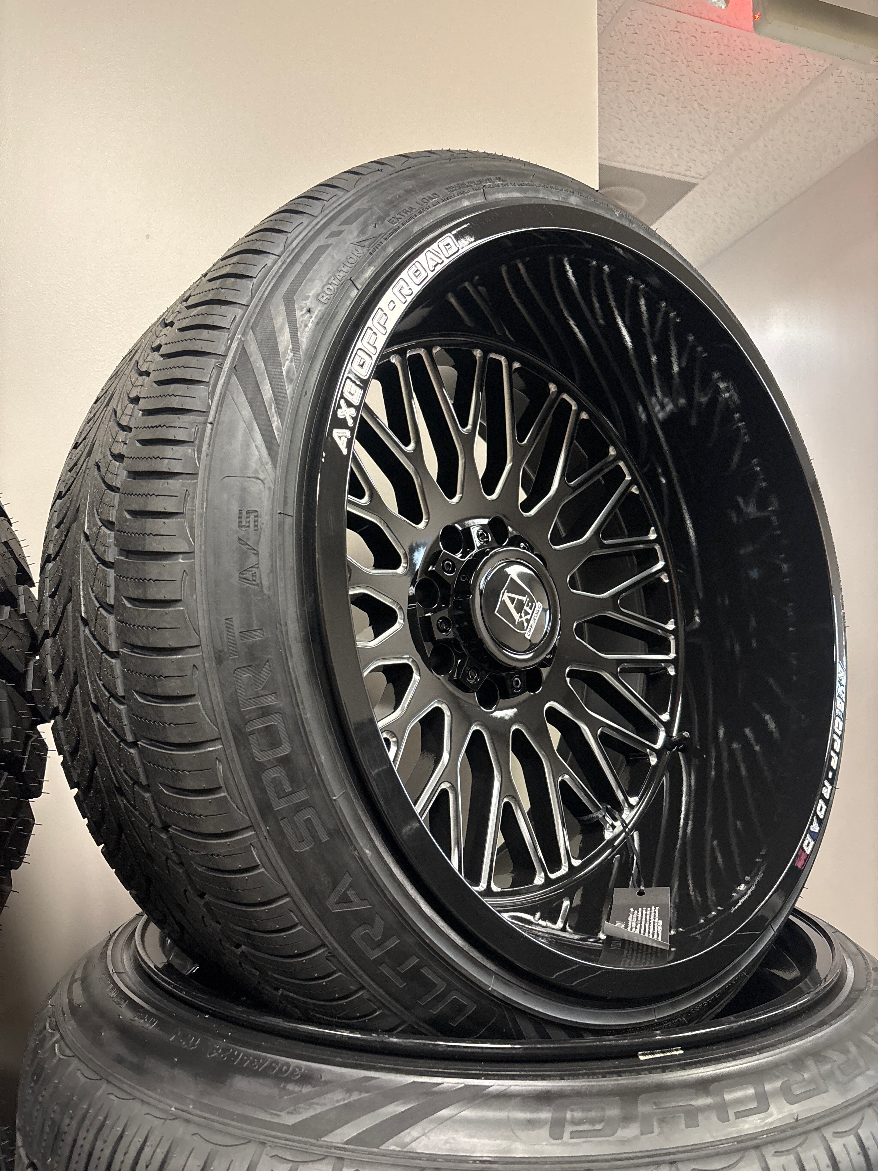 24x14 Axe Kratos GBM 8x170 & 305/35R24 Arroyo