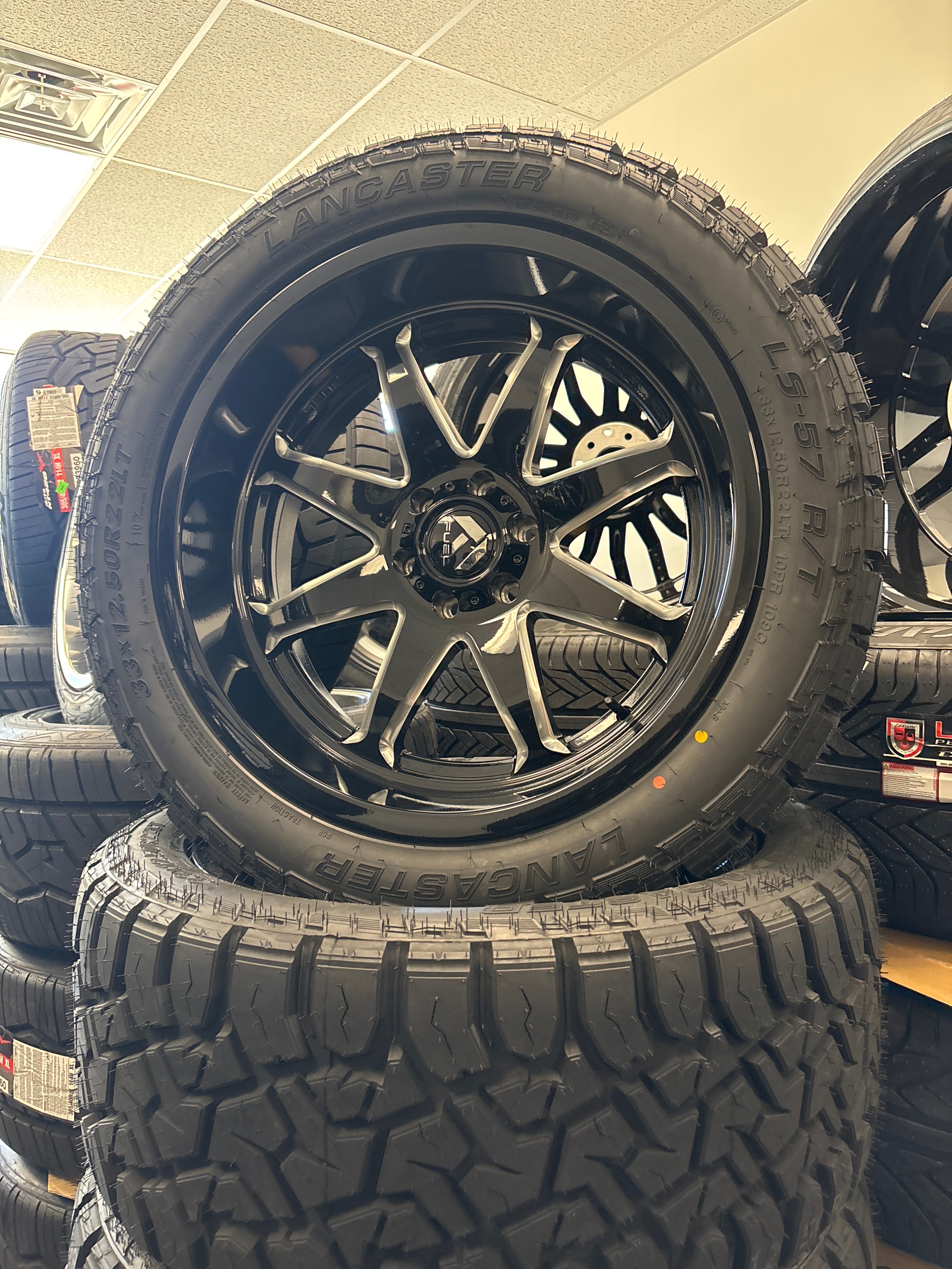 22x10 Fuel Hammer GBM 6x135 & 33x12.50R22 Lancaster R/T