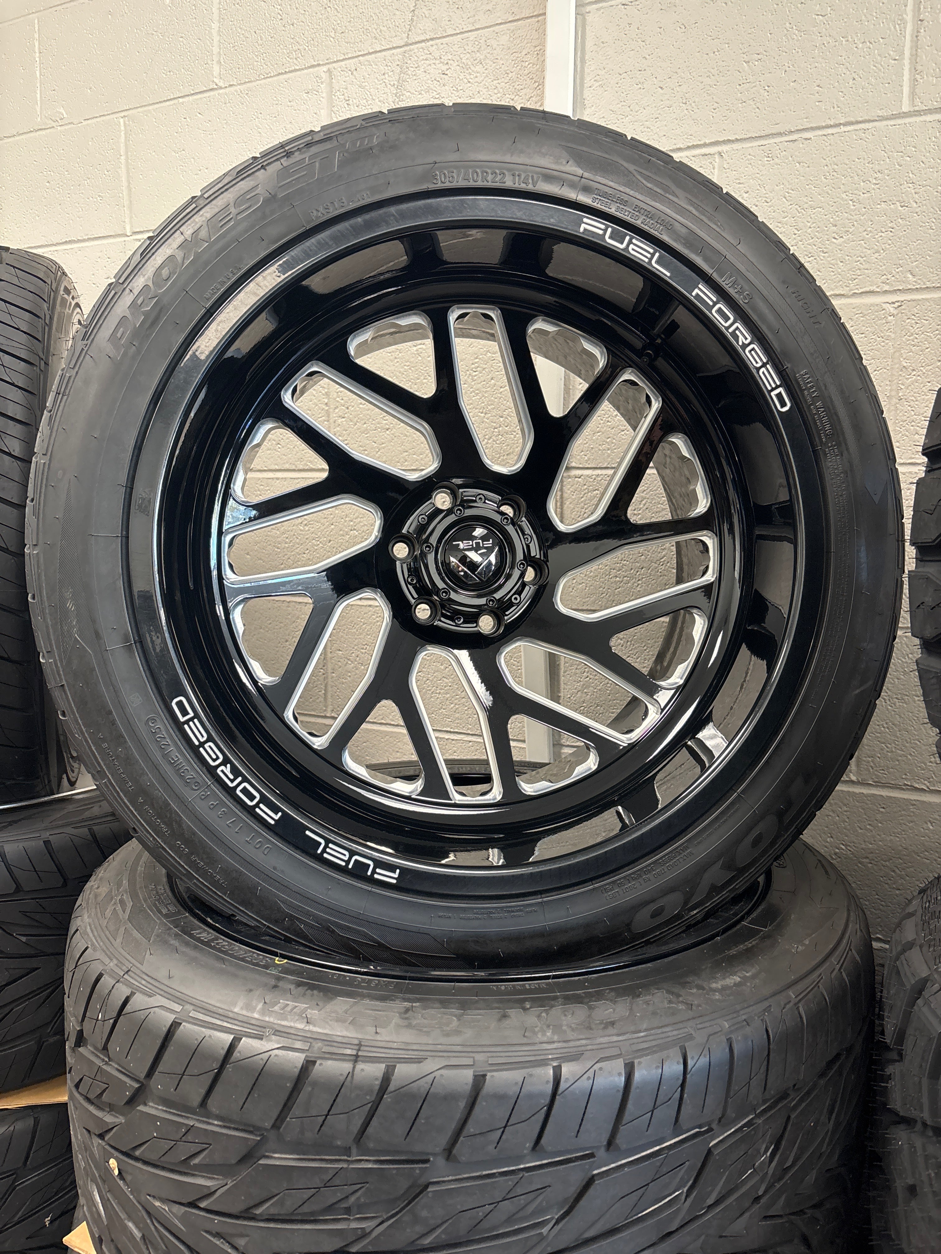 22x12 Fuel Forged FFC019 GBM 6x5.5 & 305/40R22 Toyo Proxes ST3