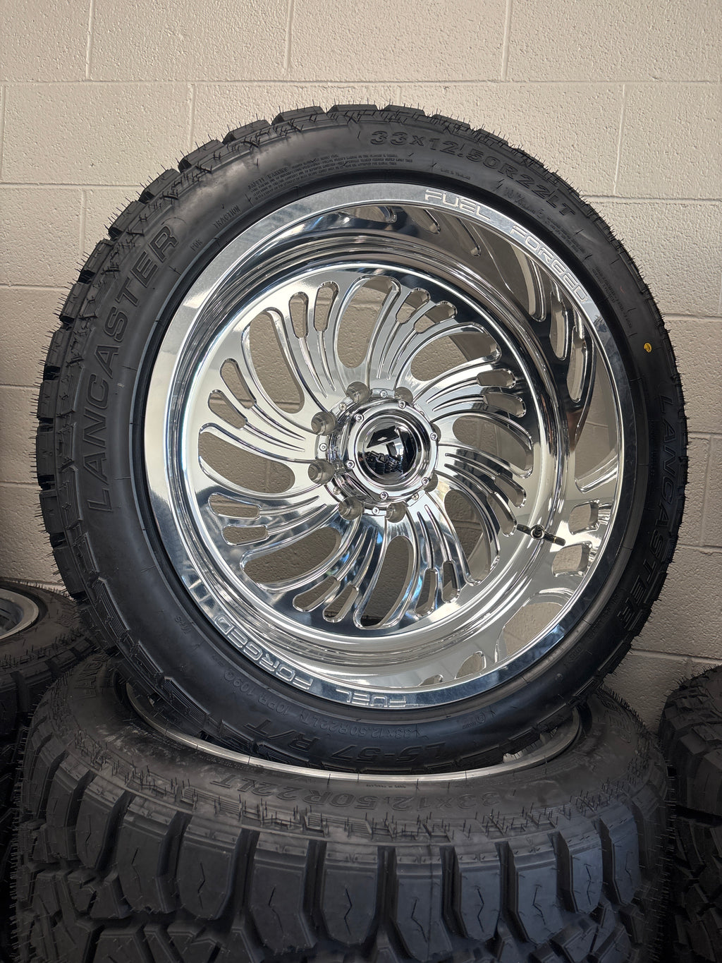22x12 Fuel Forged 8x170 FF070 & 33x12.50R22 Lancaster R/T