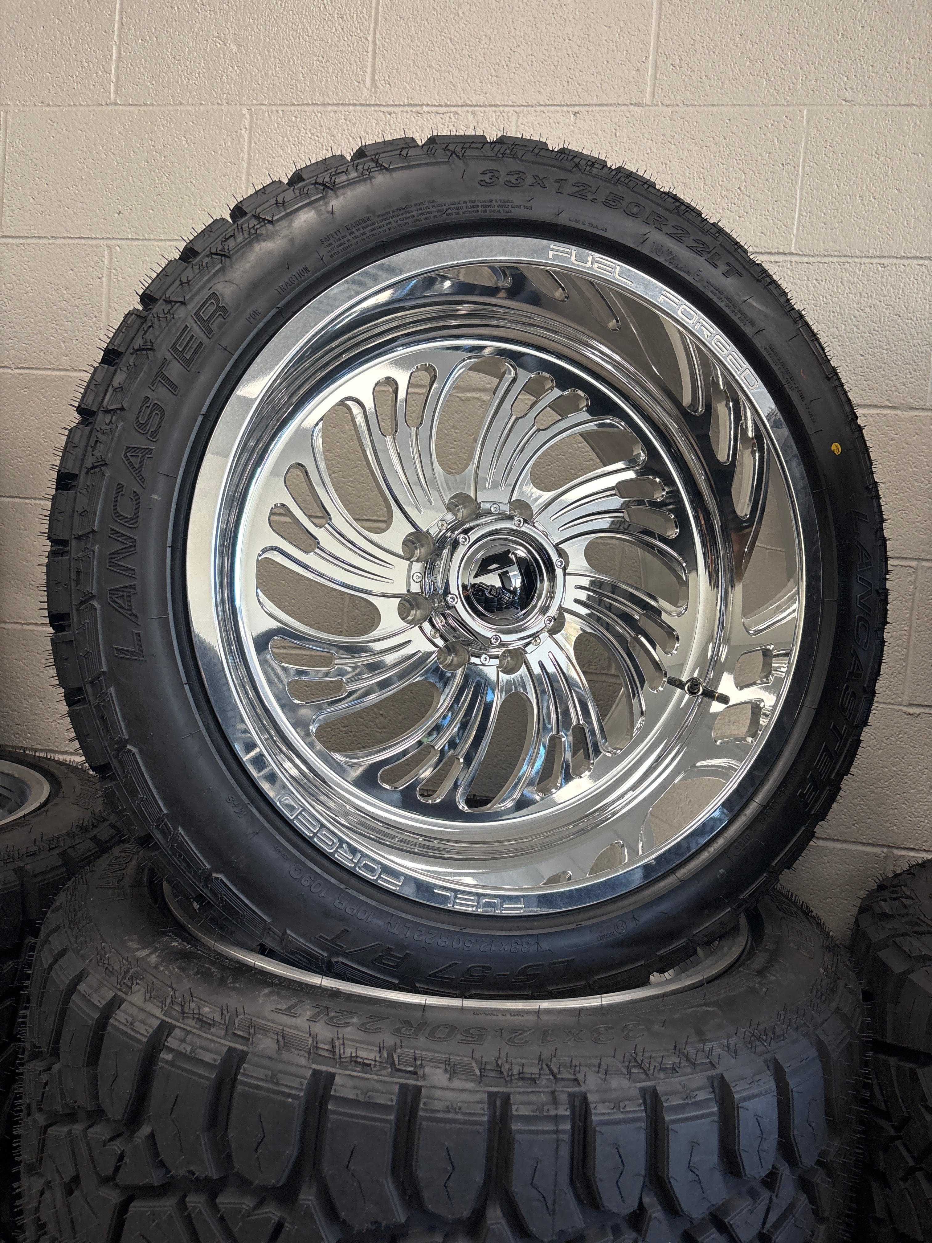 22x12 Fuel Forged 8x170 FF070 & 33x12.50R22 Lancaster R/T
