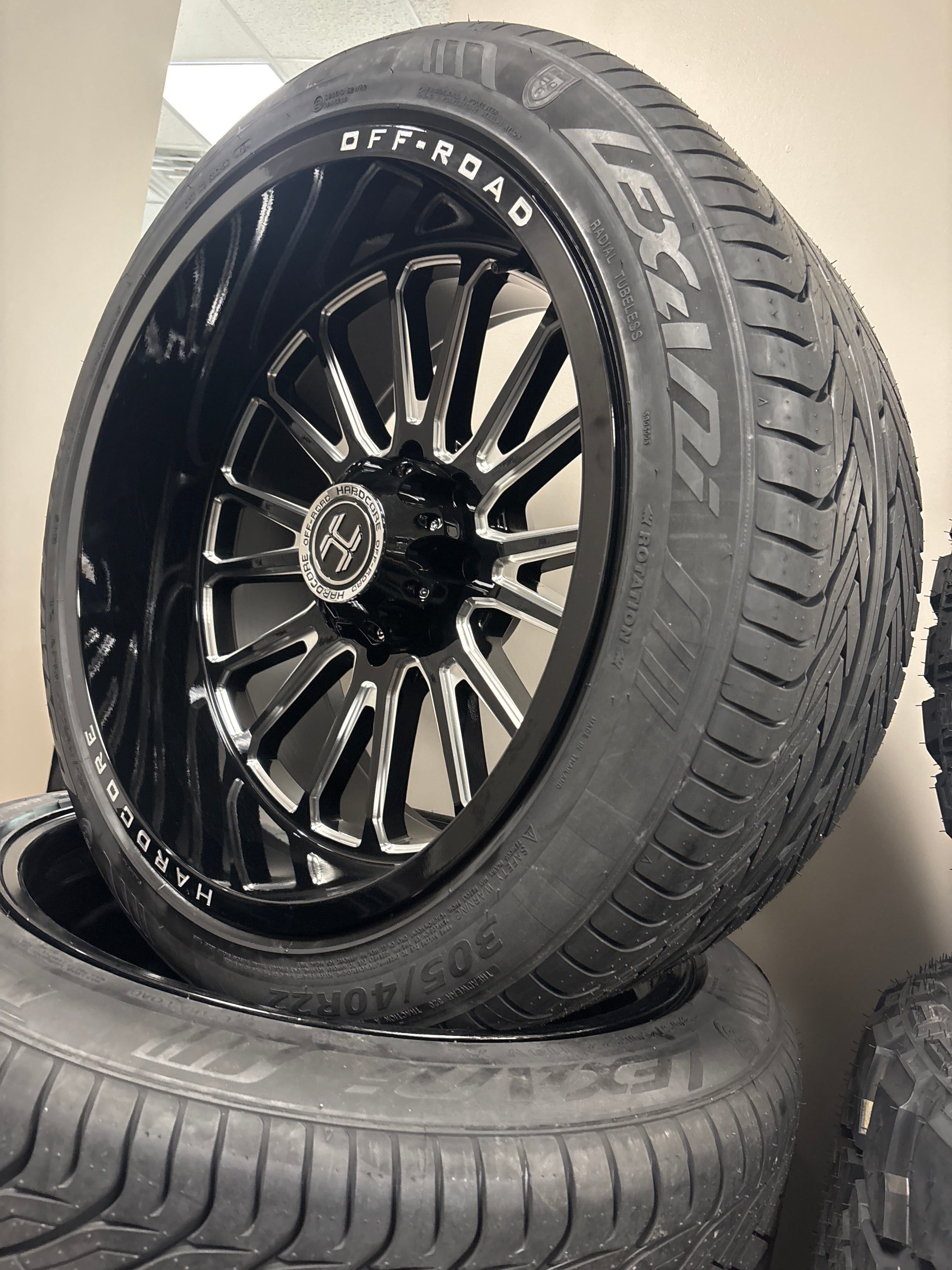 22x12 Hardcore HC108 GBM & 305/40R22 Lexani LX-Thirty