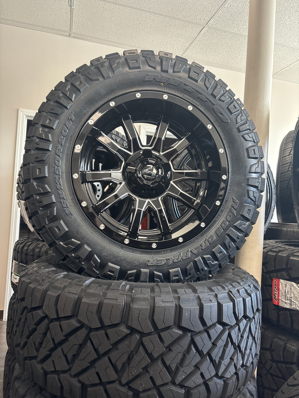 20x10 Fuel Vandal GBM 6x5.5/ 6x135 & 35x12.50R20 Nitto Ridge Grappler