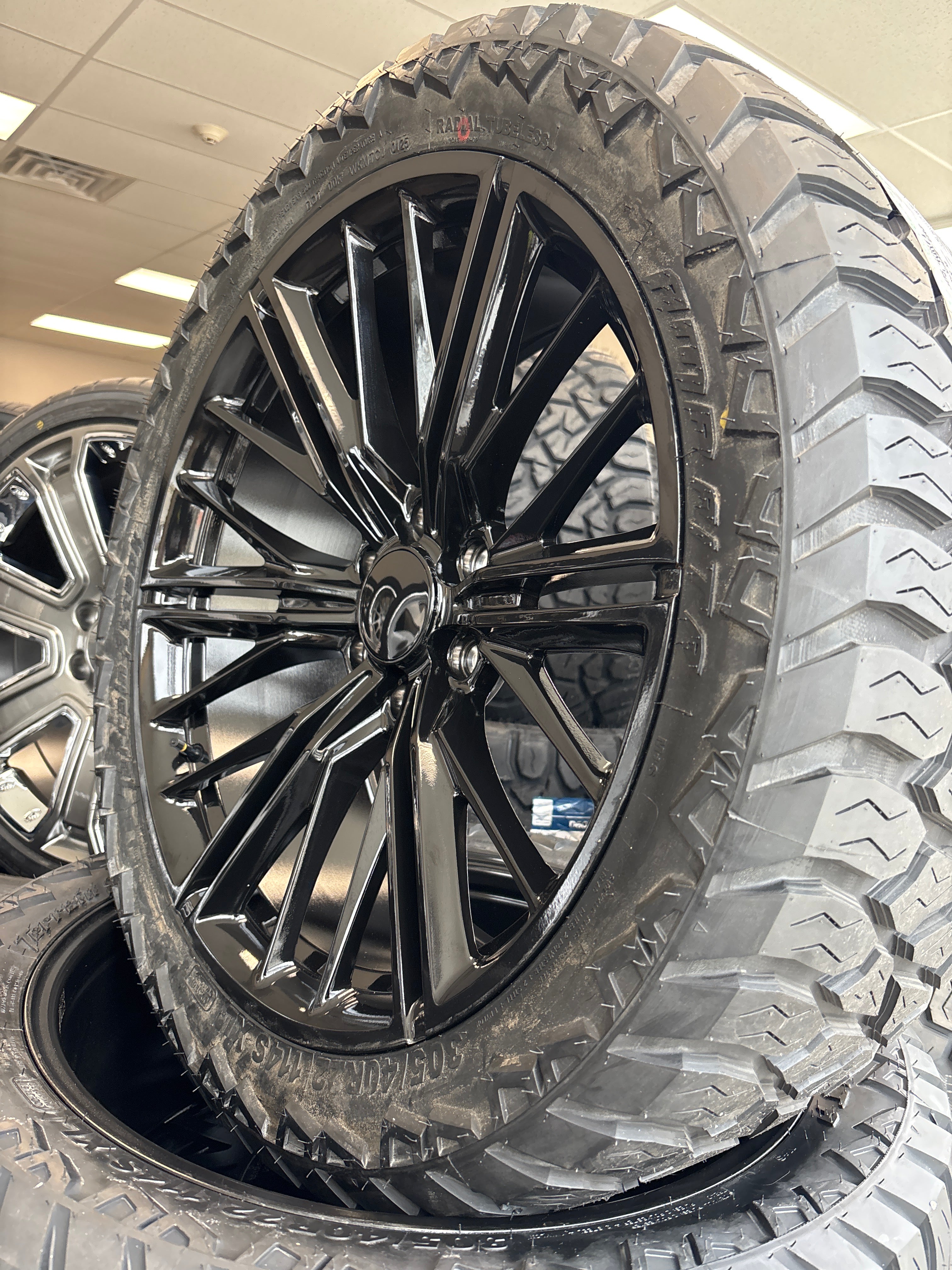 22” ZL1 Rep Gloss Black 6x5.5 & 305/40R22 AMP ATA