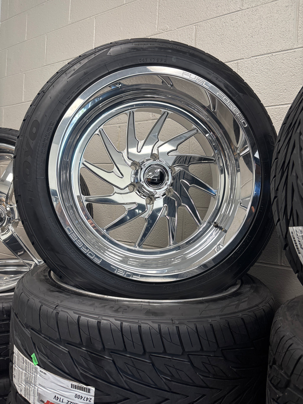22x12 Fuel Forged FF110 6x5.5 Polished & 305/40R22 Toyo Proxes ST3
