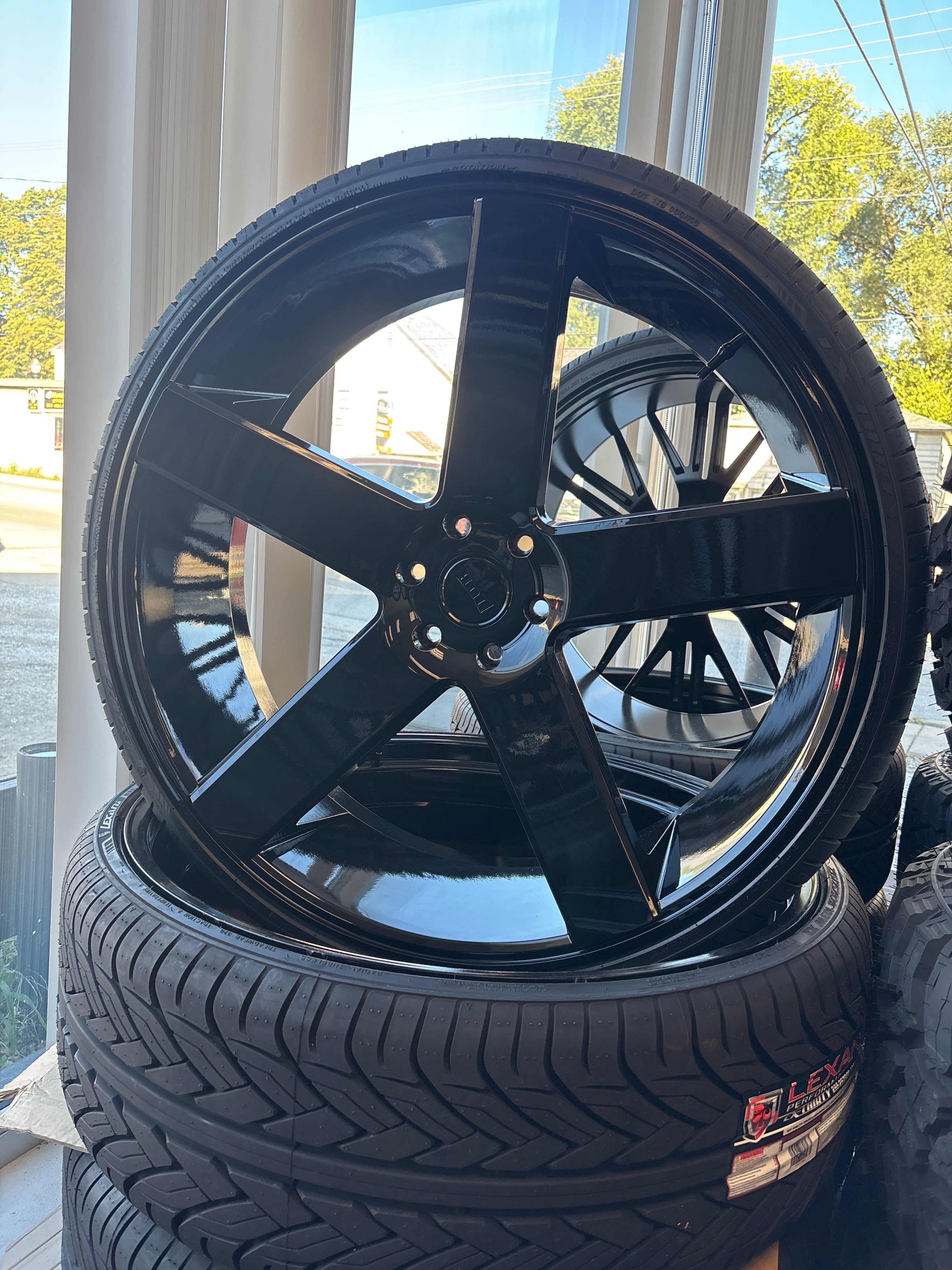 28” DUB Baller Gloss Black 6x5.5 & 295/25R28 Lexani LX-Thirty