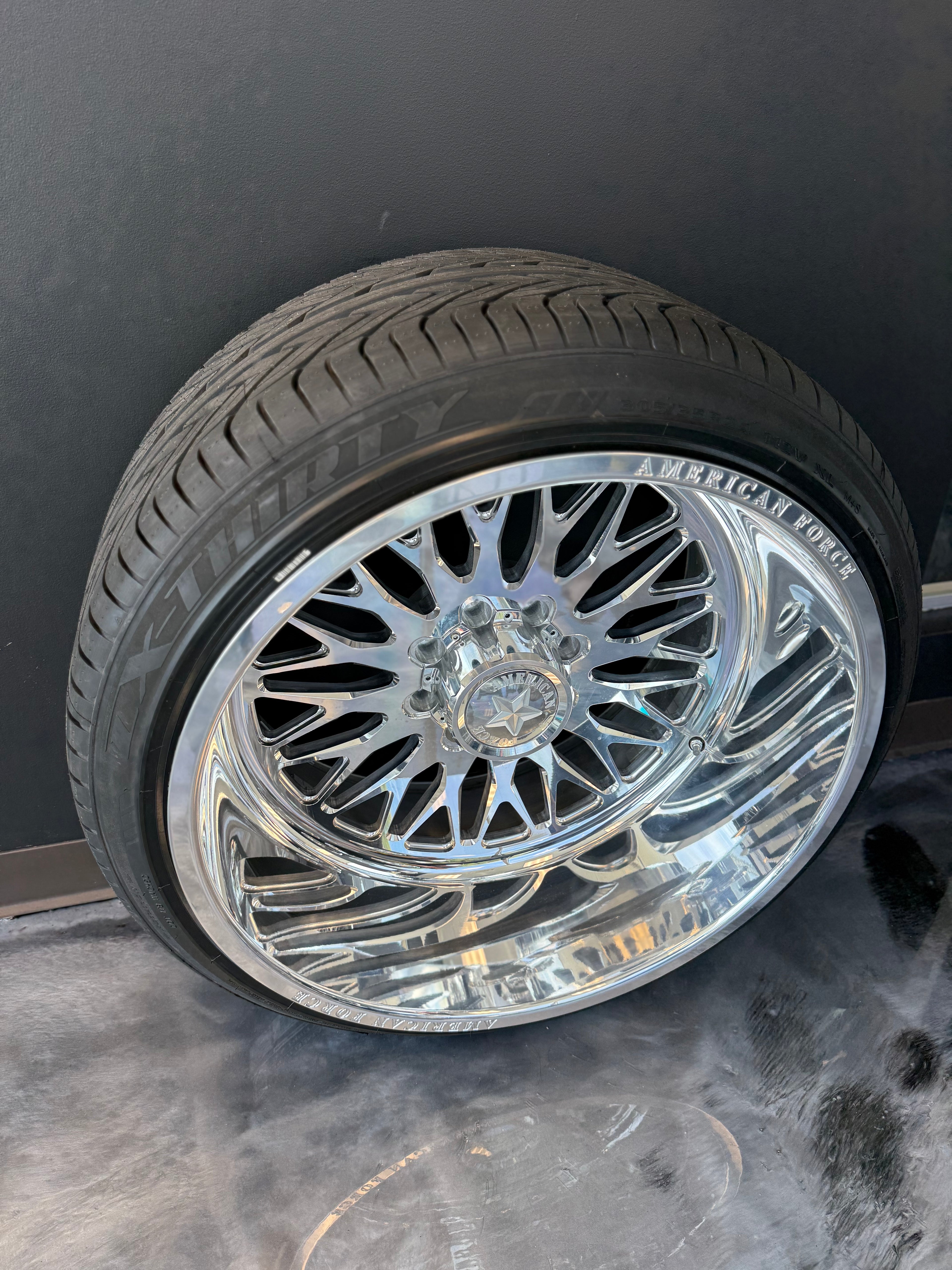 24x14 American Force Extort SS 8x6.5 & 305/35R24 Lexani - Like New Deal